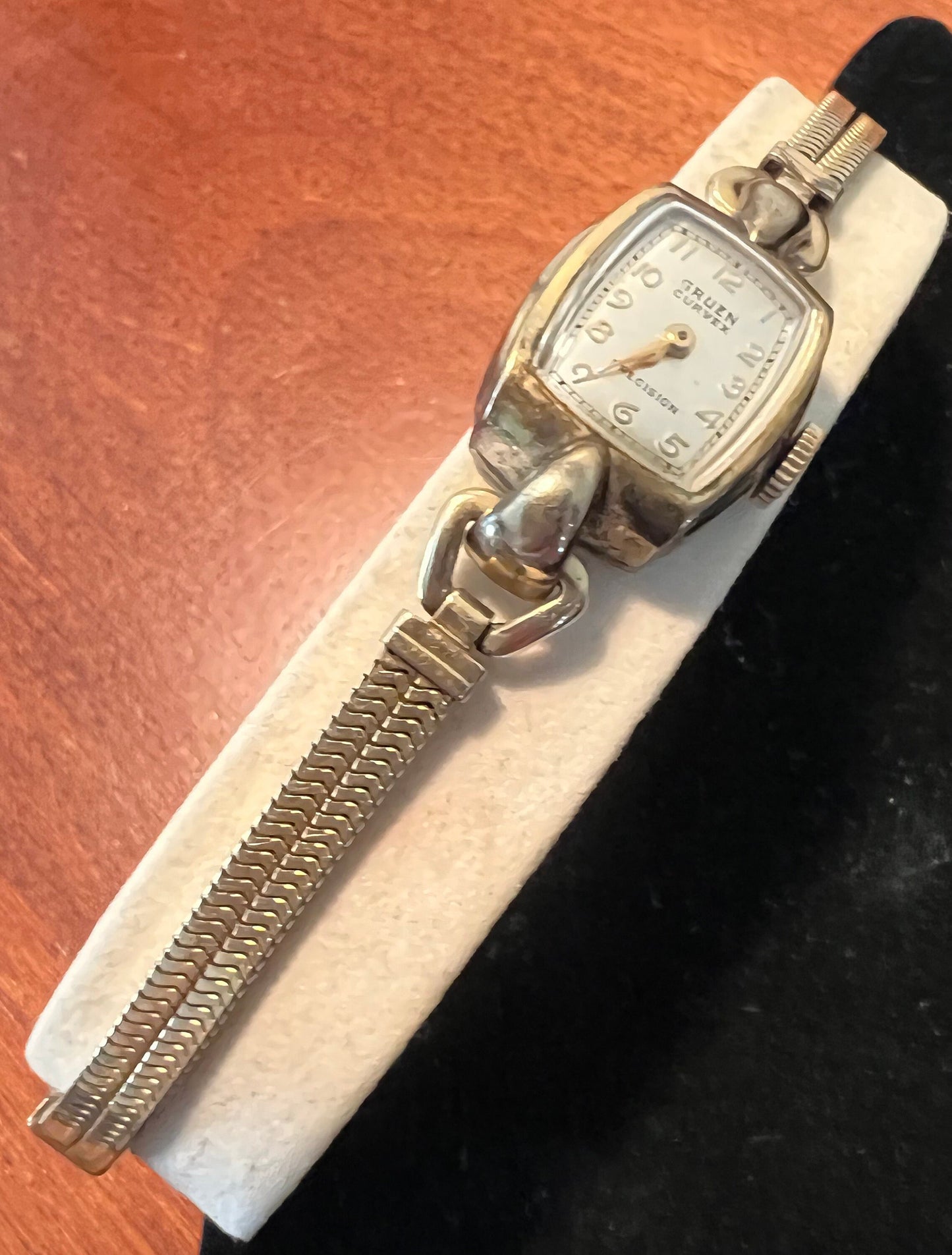 Vintage GRUEN Curvex Womens Precision Watch 10K Gold Filled Jewelry Lover Antiques and Vintage