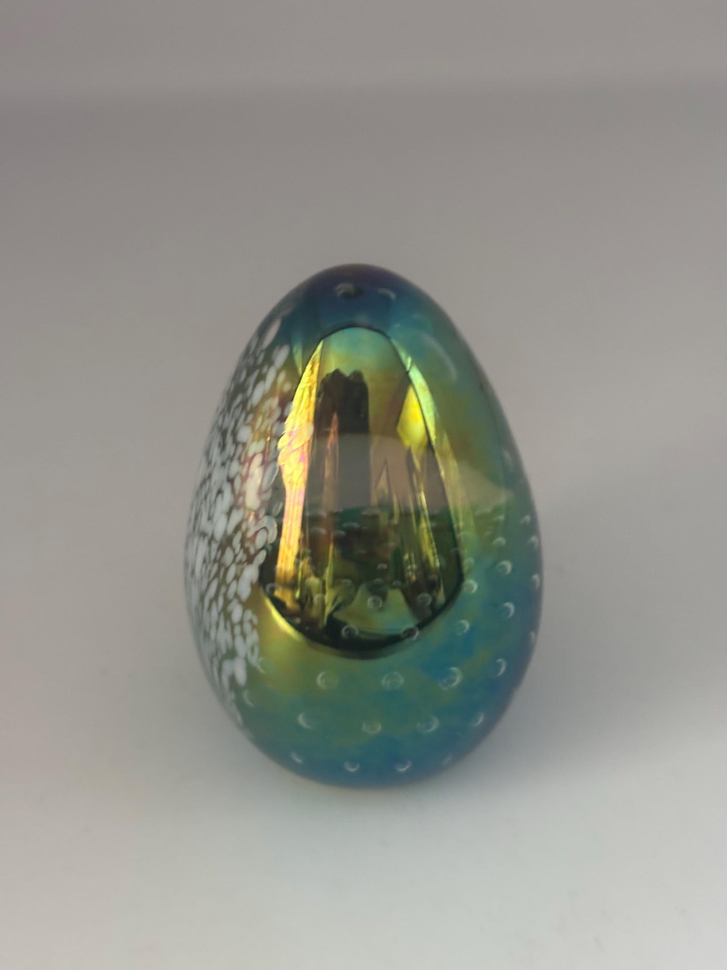 Vintage Glass Eye Studio Iridescent Art Glass Egg Paperweight Signed 1992 Seattle Collectible