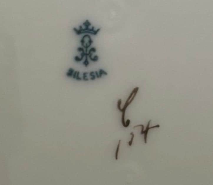 Antique Hermann Ohme Silesia Porcelain Tureen: 24KT Gold Trim
