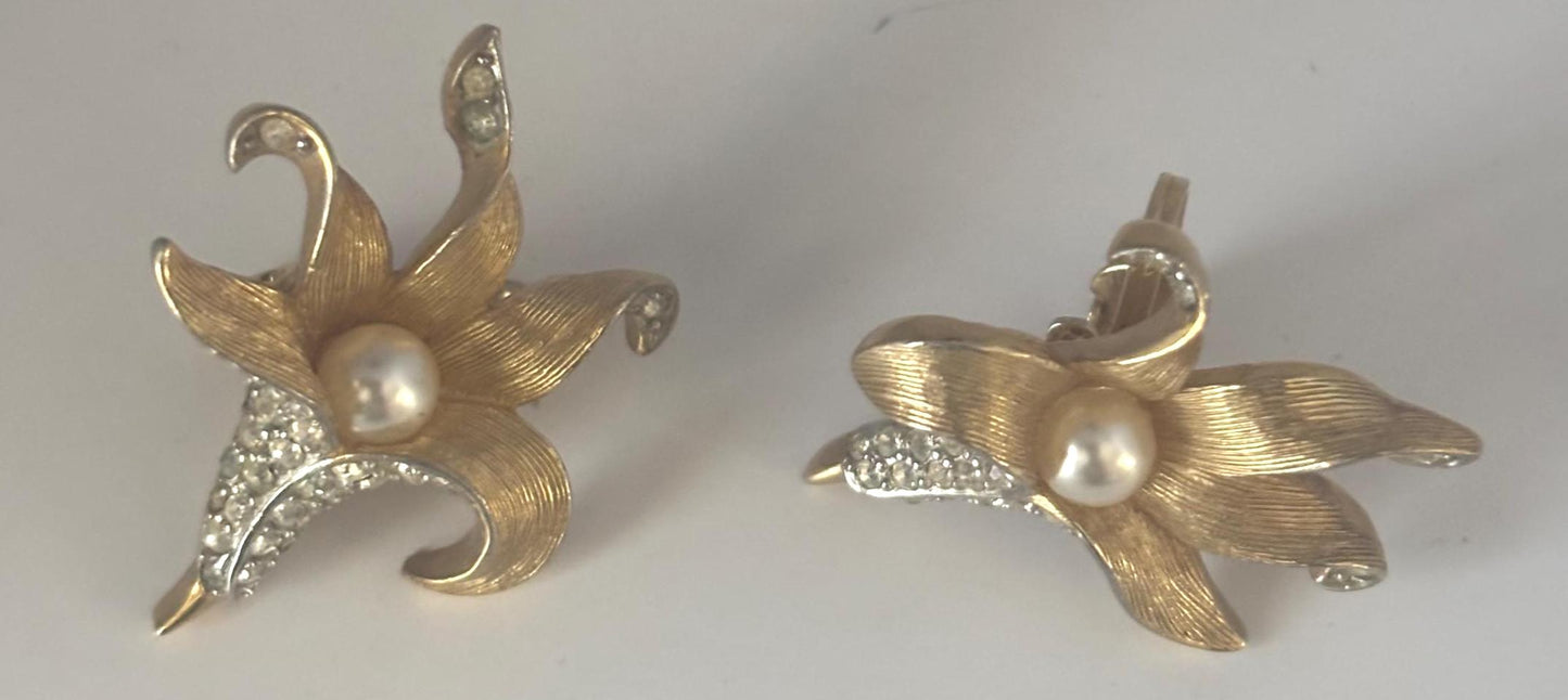 Boucher Gold Lily Earrings with Pearls, Flower Jewelry, Lover Antiques and Vintage