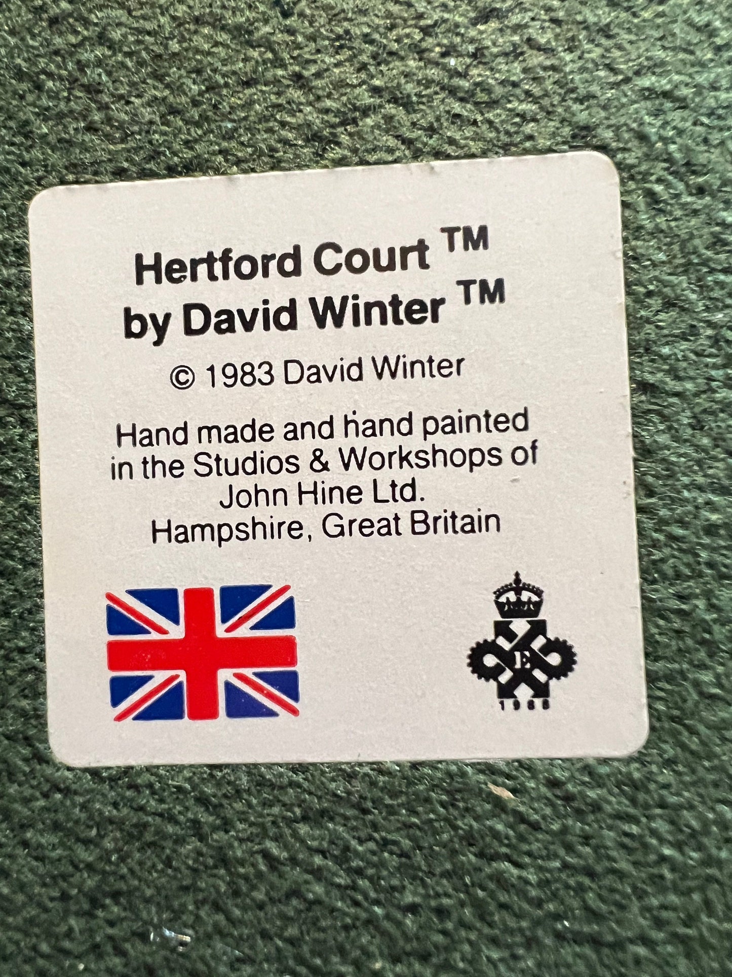 Vintage David Winter Hertford Court Cottage 1983 handmade cottage hand painted Great Britain figurines David Hine cottages