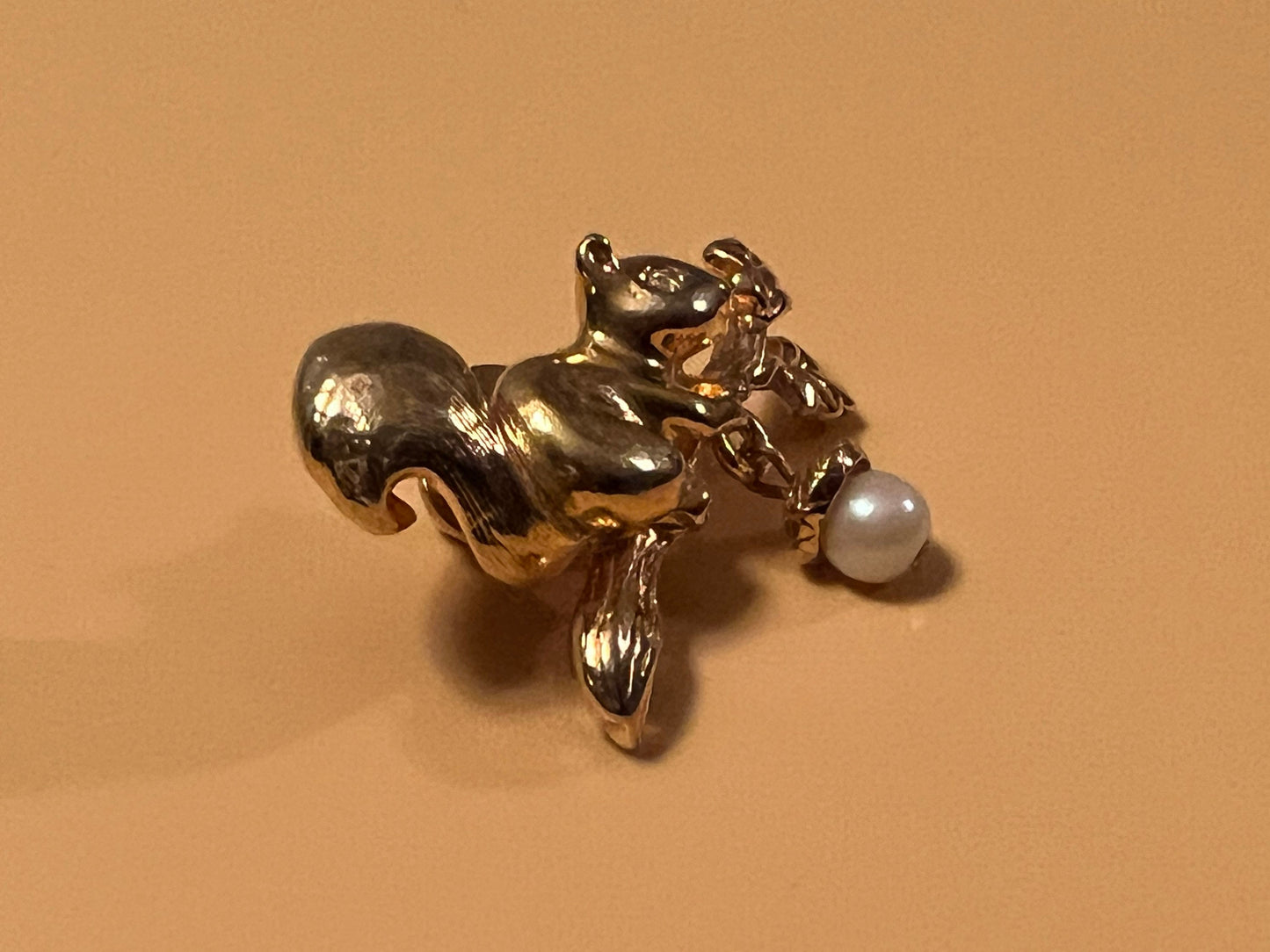 Vintage Squirrel on a branch Signed Avon 1994 Gold Tone Pin Brooch Pin Jewelry Squirrels
