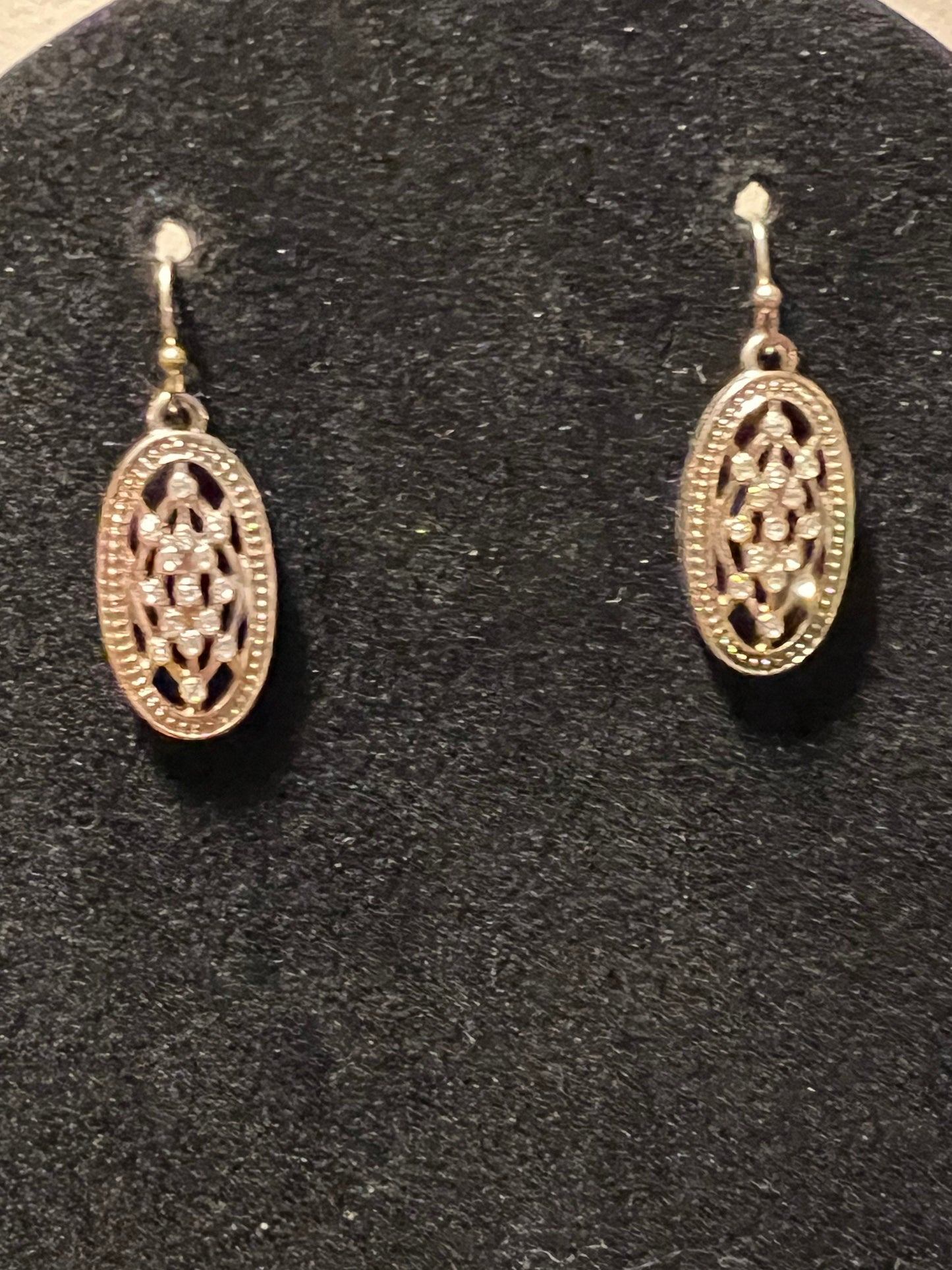 Vintage Earrings Necklace Bracelet Collection of 8 pieces Jewelry earring Lover Antiques