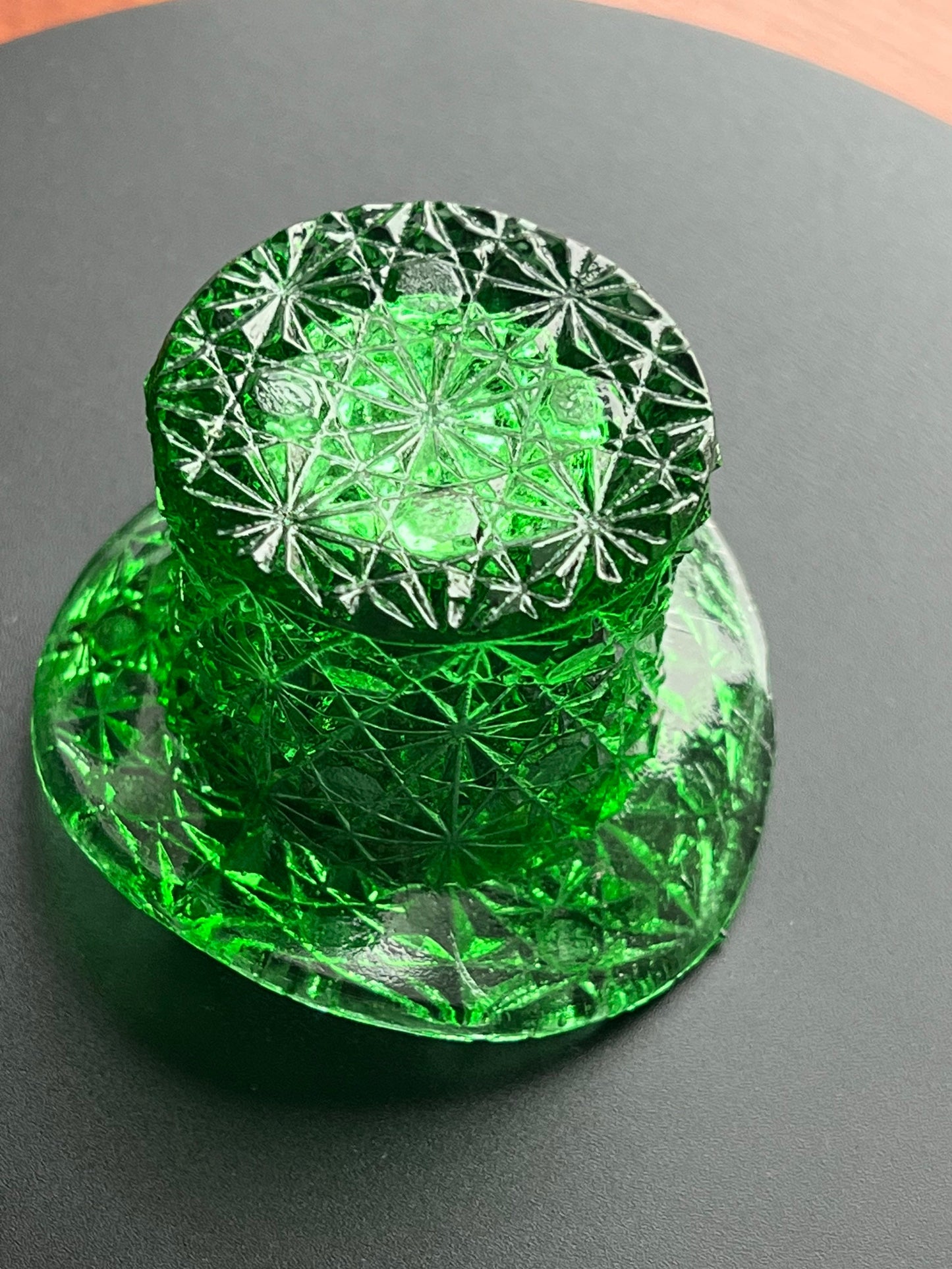 Vintage Fenton Emerald Hat Glass Art Lover Antiques