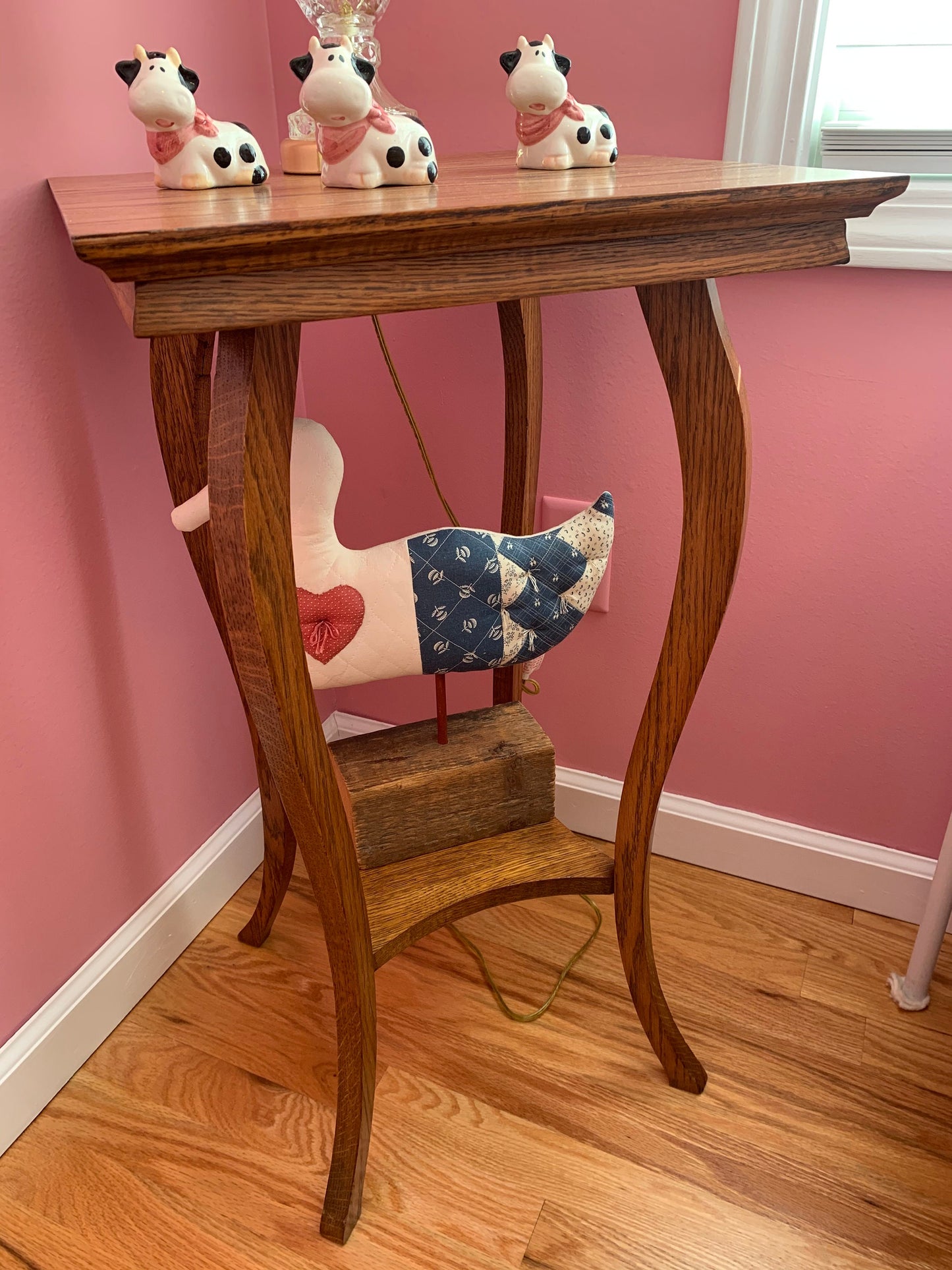 Antique Oak Side Table Coffee Table Nightstand Small Wood Accent Table with Cabriole Legs Furniture Entryway Lover Antiques and Vintage