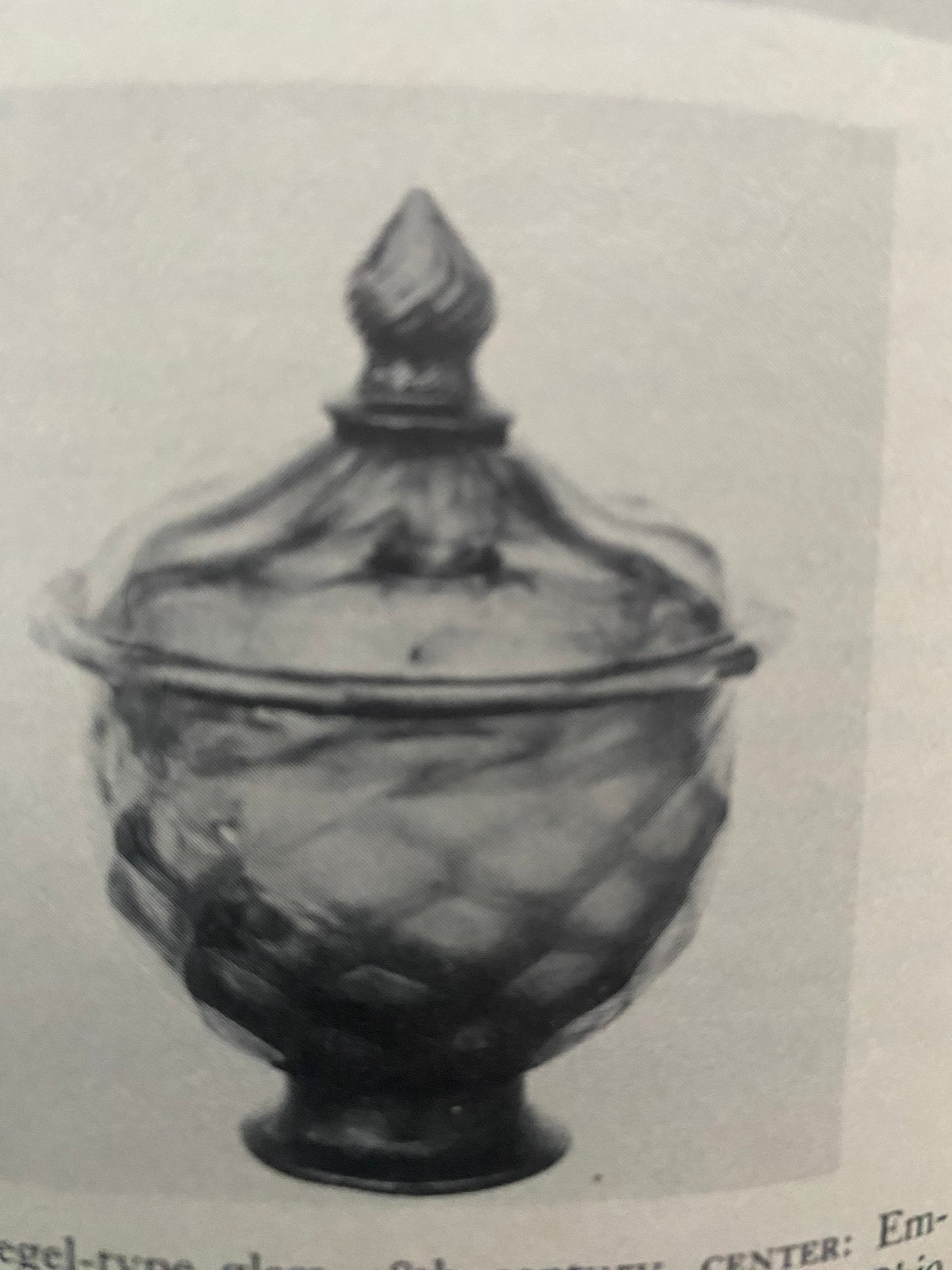 Antique Collecting For Everyone Book, The Pleasures of Building Your Own Collection of Inexpensive Antiques, by Katharine Morrison McClinton