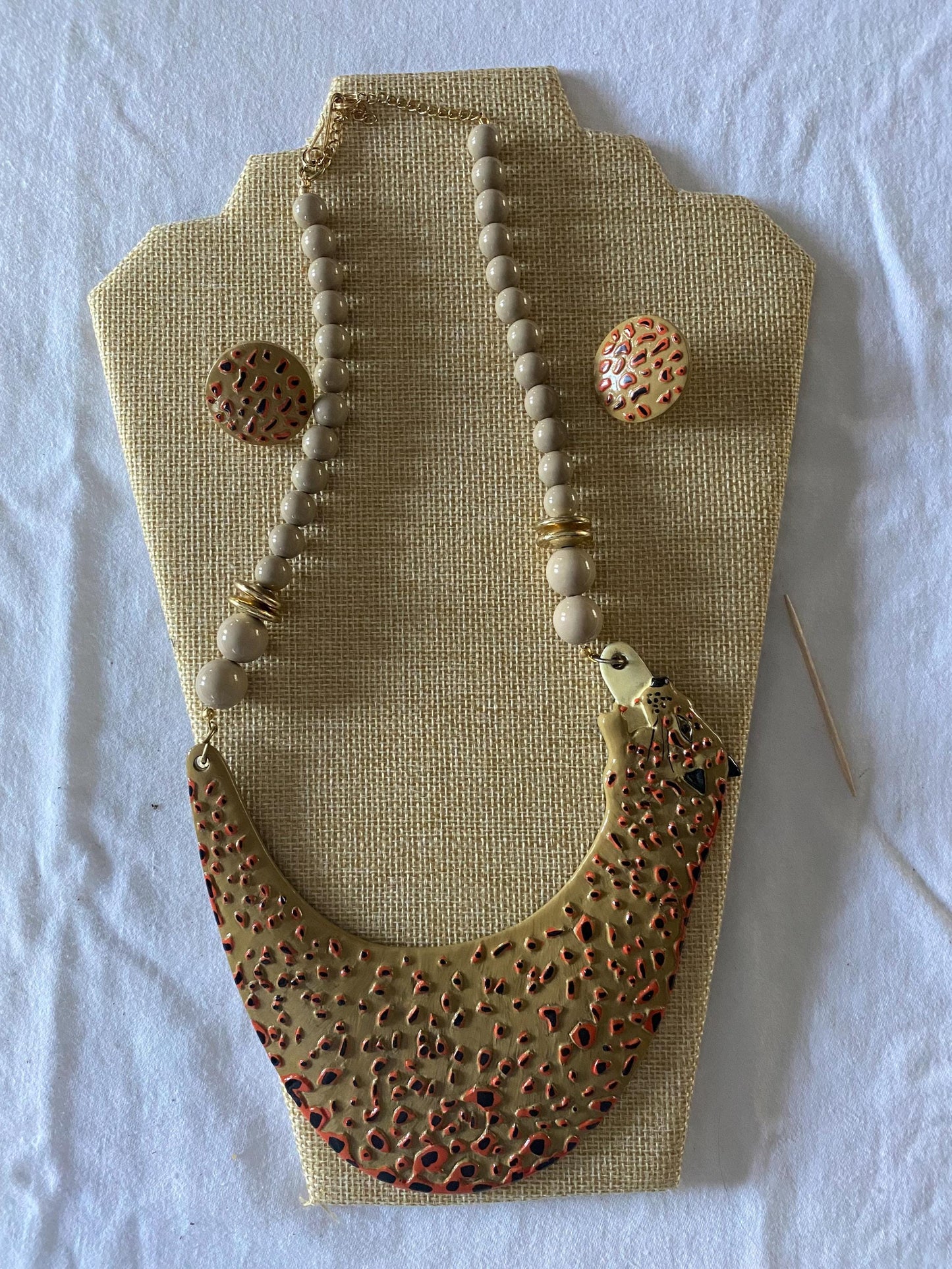 Vintage Giraffe Figural BIB & Beaded Statement Resin Necklace and Matching Earrings Animal Jewelry Unique Gifts Lover Antiques and Vintage