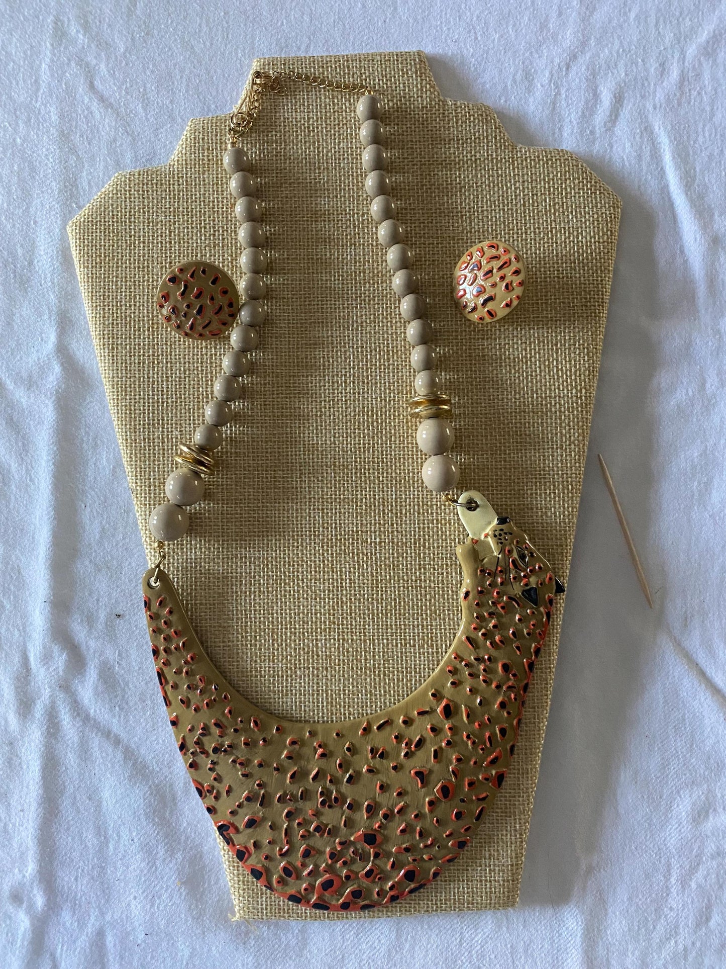 Vintage Giraffe Figural BIB & Beaded Statement Resin Necklace and Matching Earrings Animal Jewelry Unique Gifts Lover Antiques and Vintage