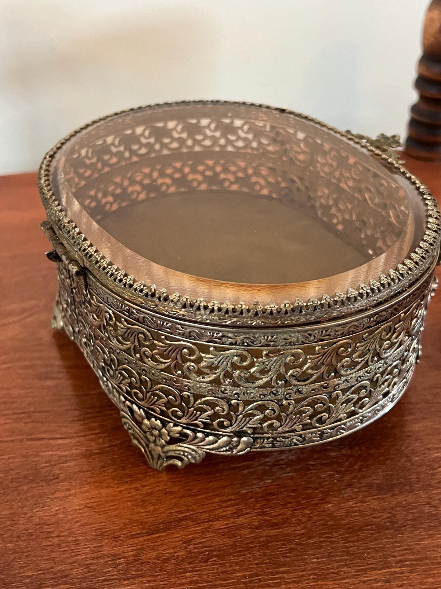 Stylebuilt Angel Trinket Box Gold Filigree Beveled Glass Hollywood Regency Ormolu Casket Footed Jewelry Box Lover Antiques and Vintage