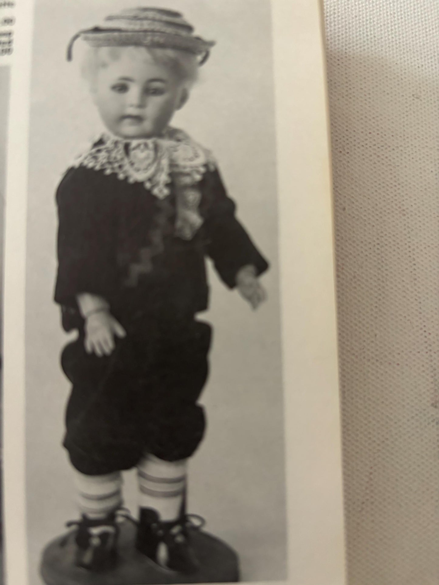 Antique Doll Price Guide Second Edition Book by Marlene Leuzzi Lover Antiques and Vintage