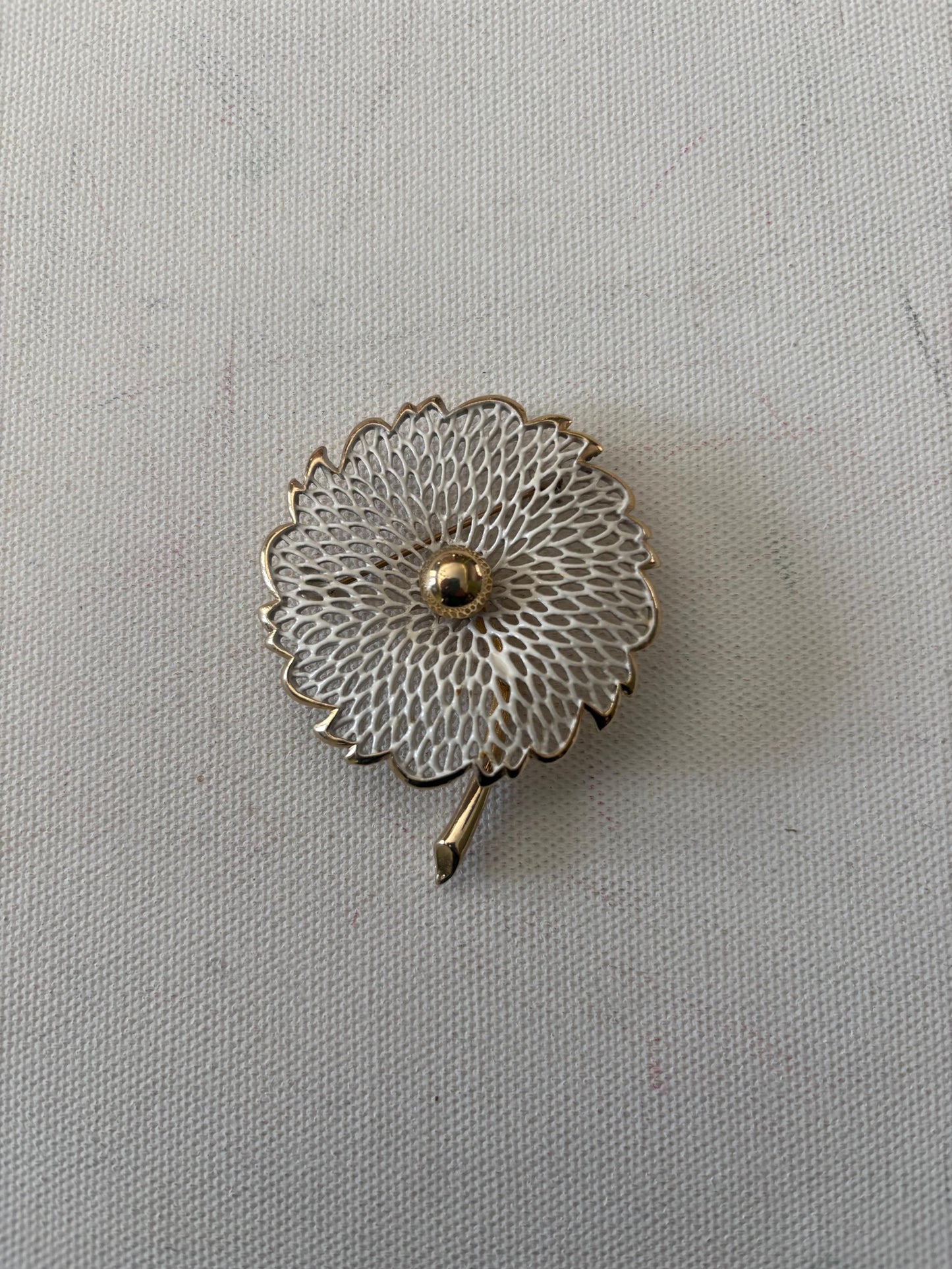 Vintage Monet White and Gold Flower Pin Brooch Lover Antiques and Vintage