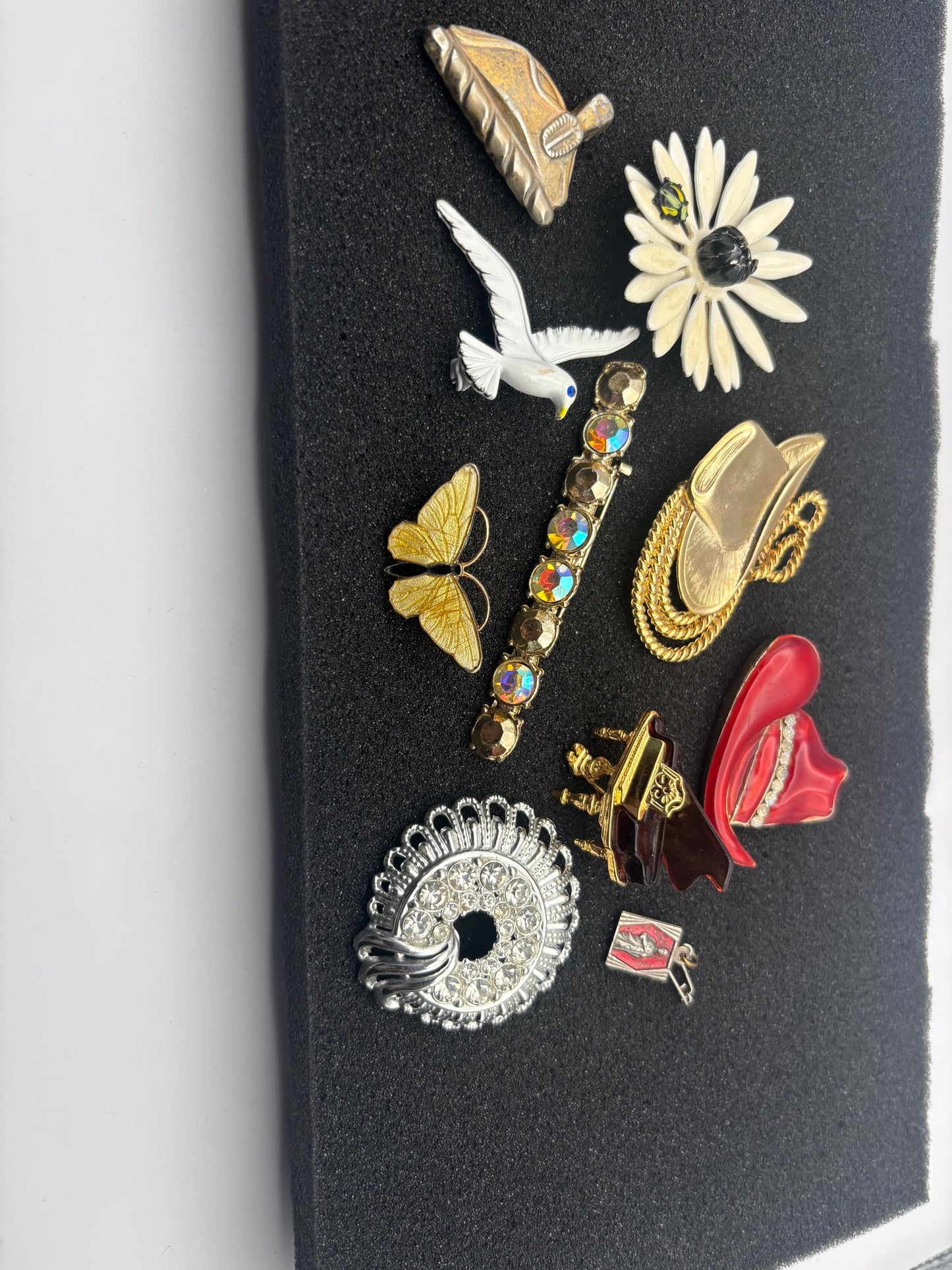 Vintage Pin Collection Variety Brooch Jewelry Lot Lover Antiques and Vintage