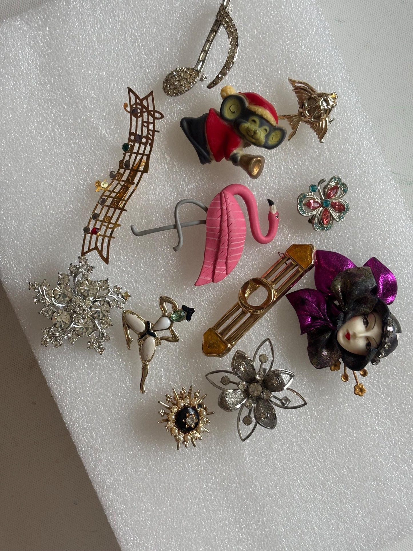 Vintage Pin Collection Variety Jewelry Lot Brooches Bulk Lover Antiques and Vintage