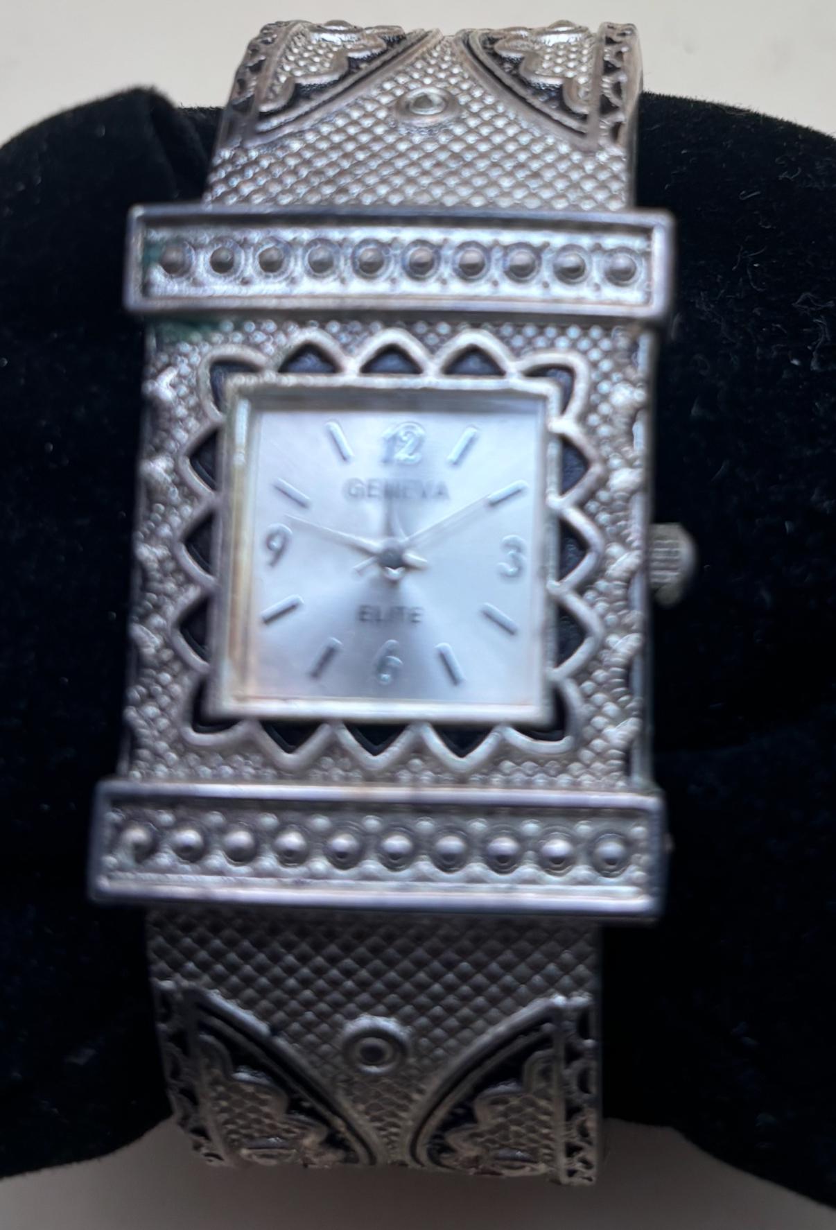 Vintage Geneva Elite Quartz Watch Number 2300 Lover Antiques and Vintage