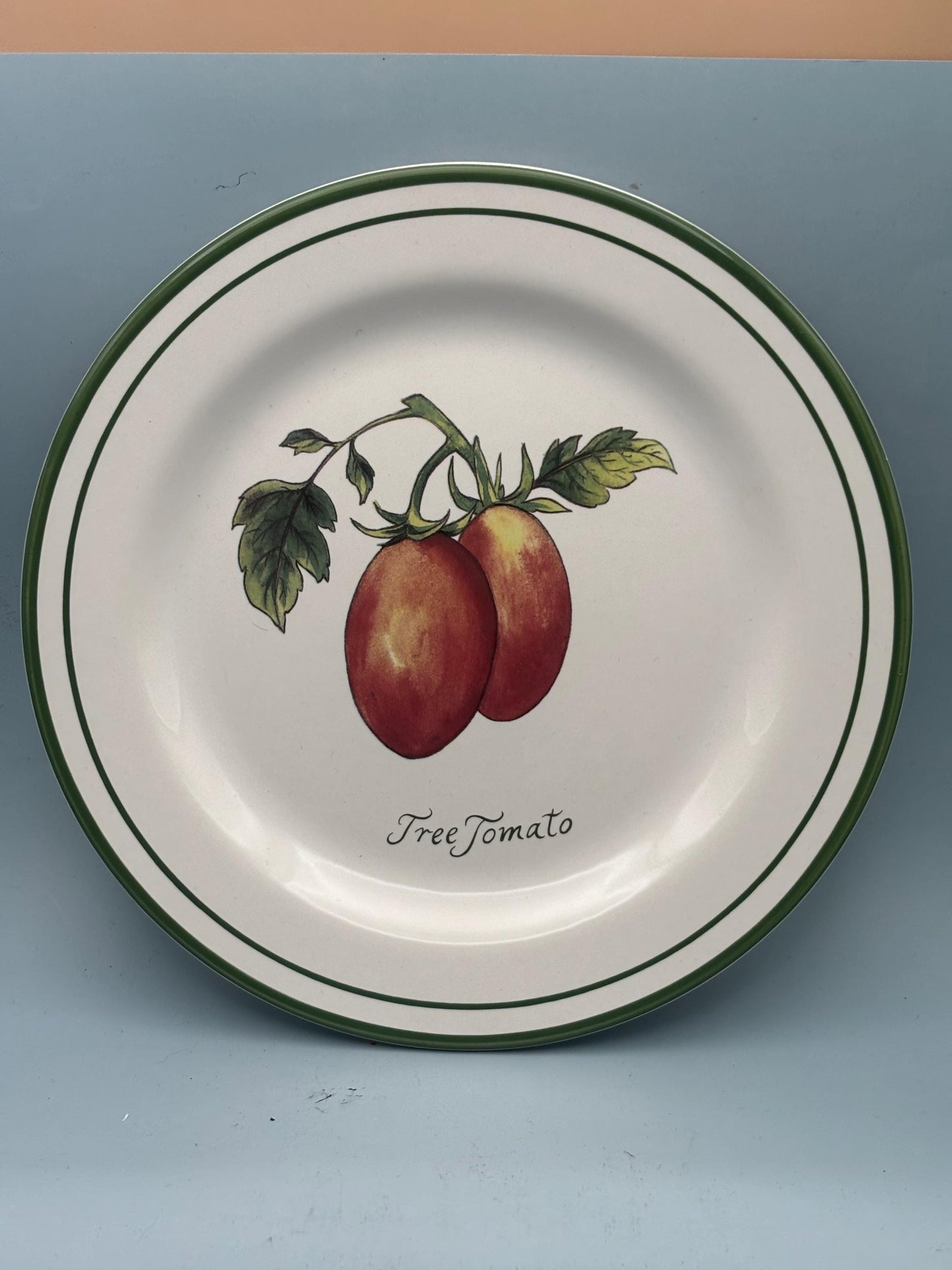 Williams Sonoma Heirloom Tomatoes Collectible Plate, Yellow Ruffled, Tree Tomato, Boxcar Willie, Lover Antiques and Vintage