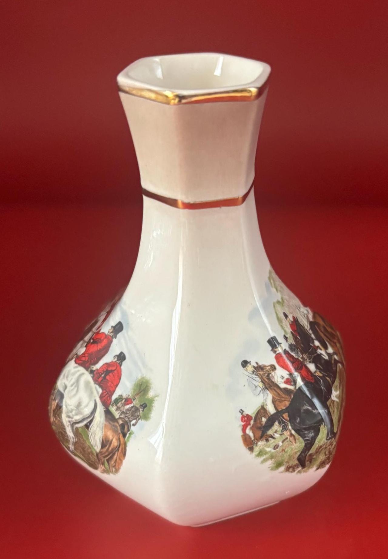 Royal Worcester Palissy Vase, Feauring Hunting Scenes Pattern, Hand Painted Porcelain, Lover Antiques and Vintage