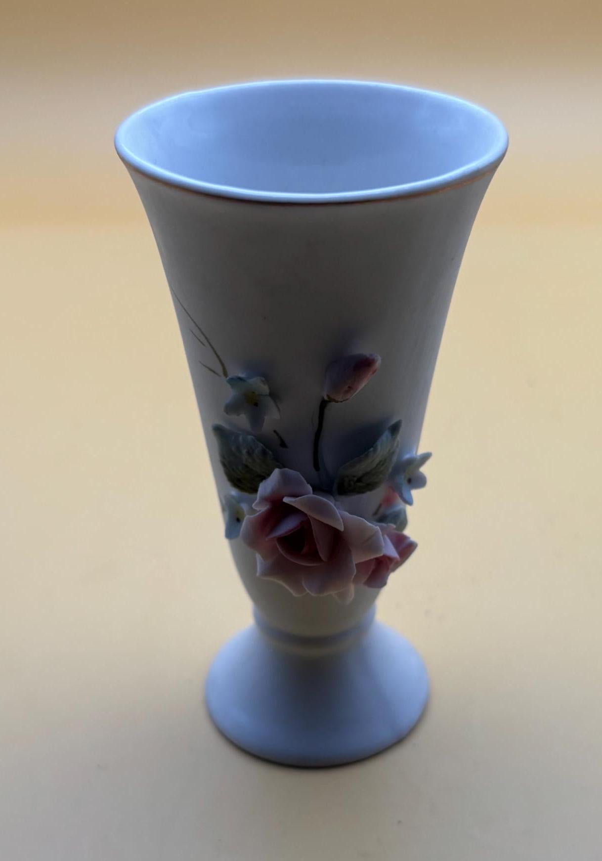 Vintage Lefton Vase Hand Painted Porcelain Capodimonte Style Figurines Japanese Lover Antiques and Vintage