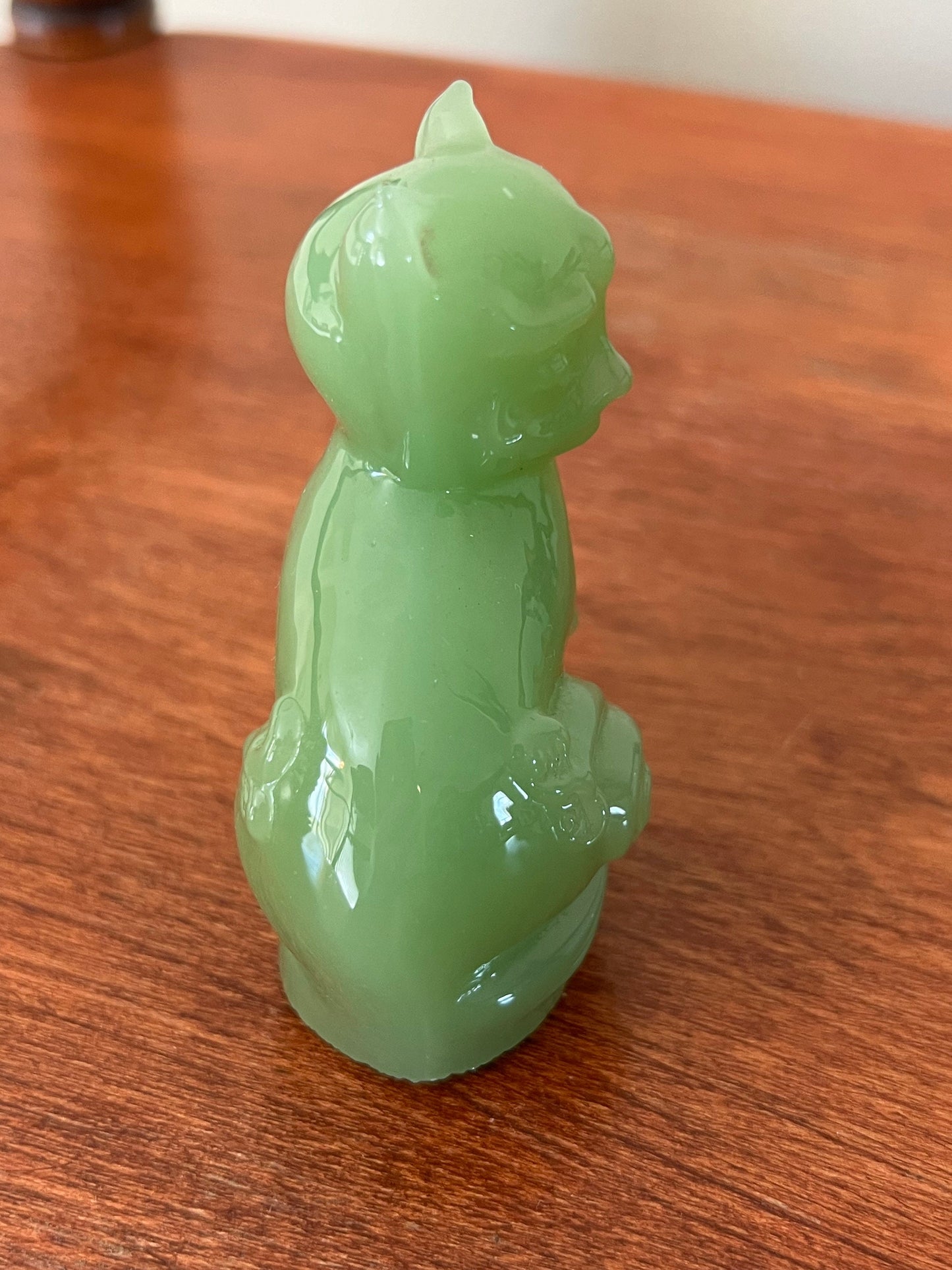 Vintage Jadeite Cat Figurine: Faberge Franklin Mint, 1986