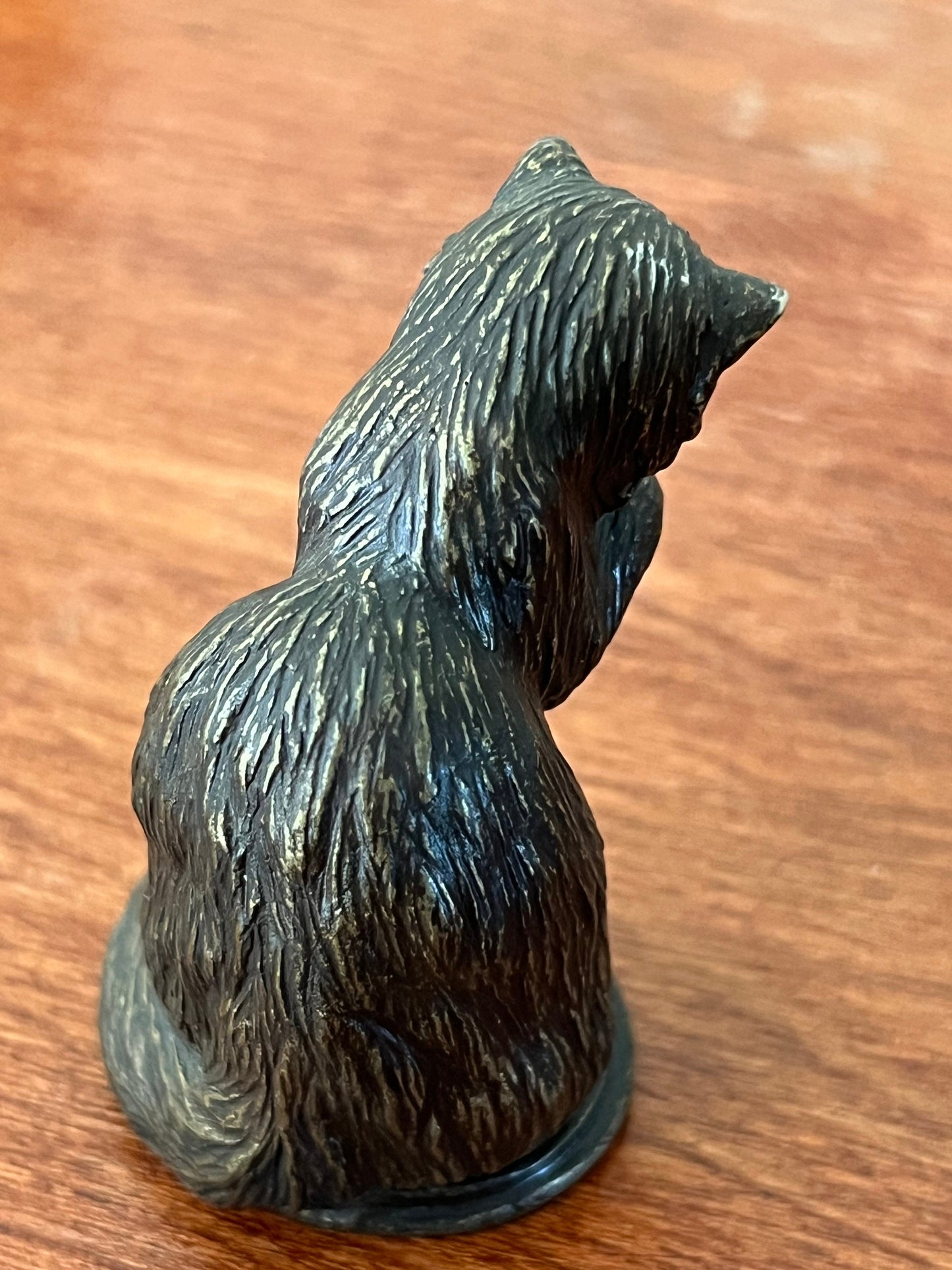 Vintage Franklin Mint Pewter Cat Figurine: Paw Licking Statue
