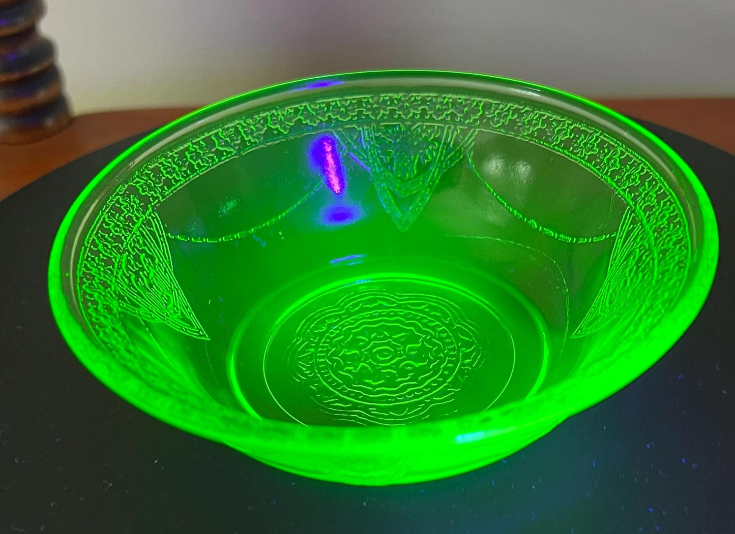 Vintage Uranium Glass Bowl: Georgian Lovebirds Design