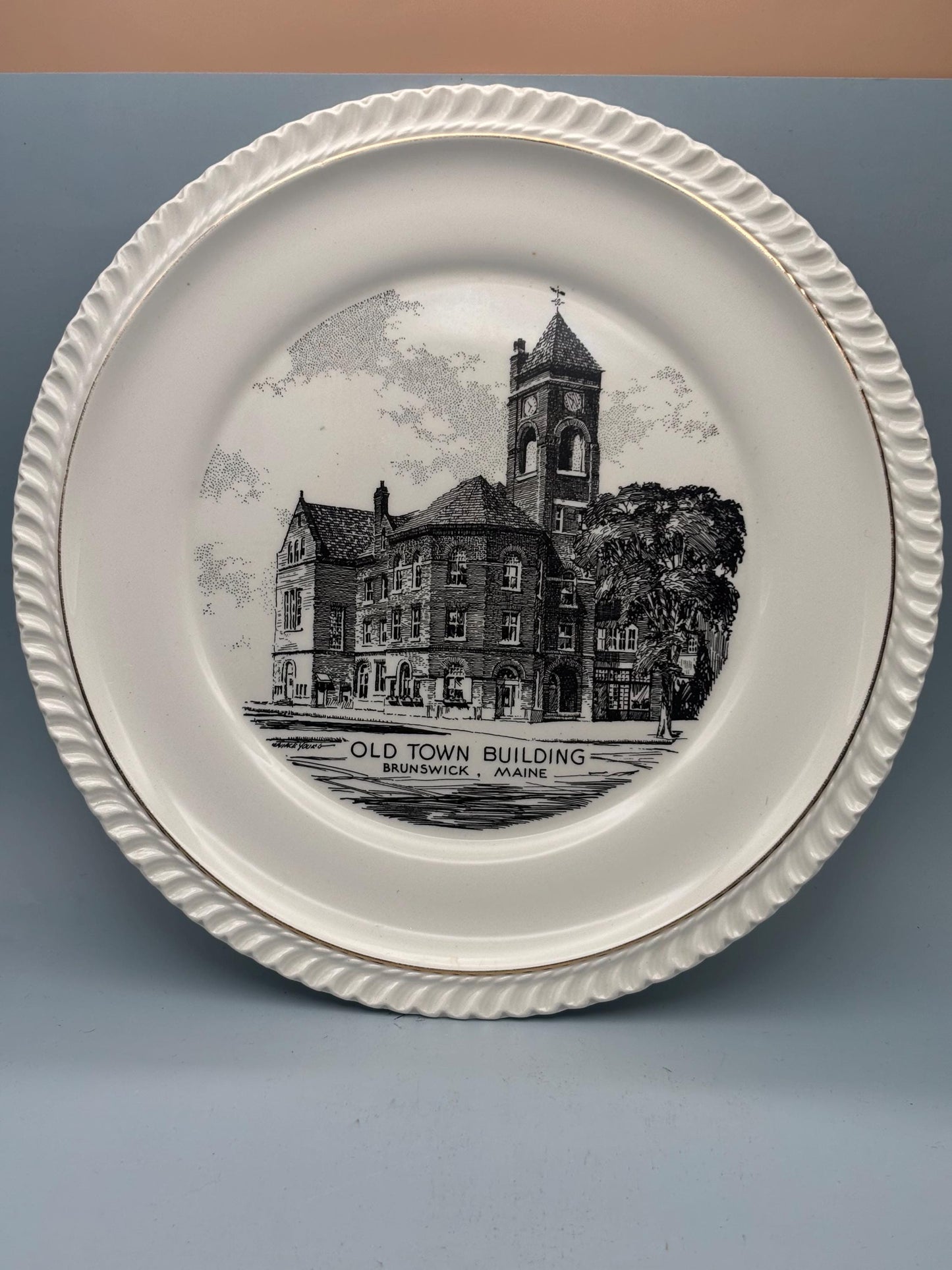 Old Town Building Brunswick, Maine Plate, Lover Antiques and Vintage