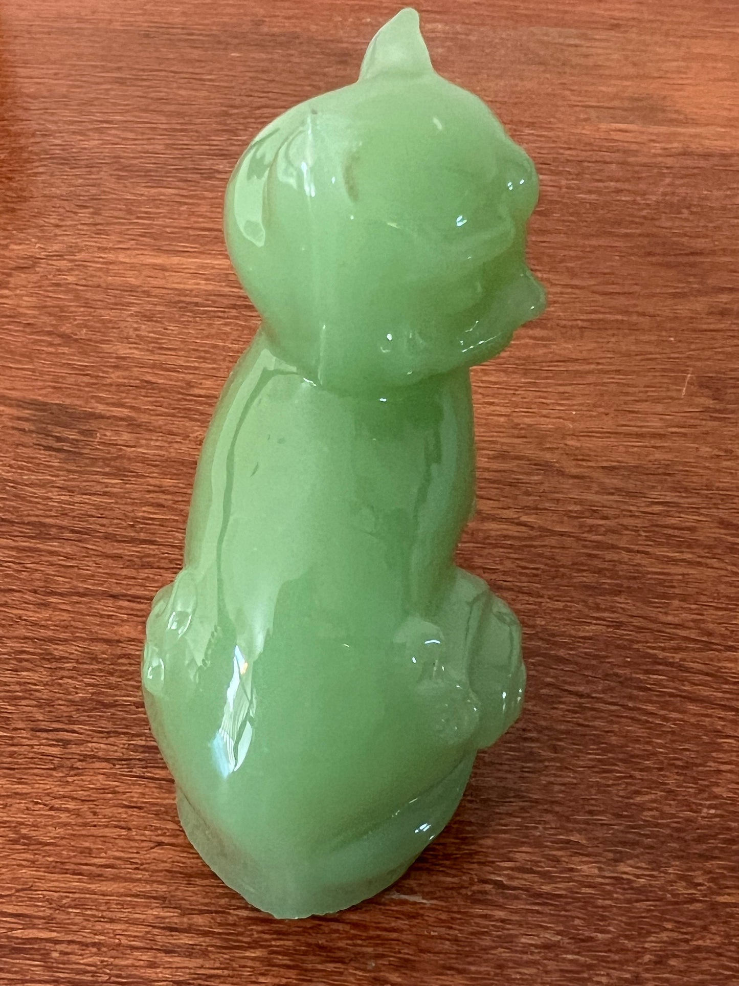 Vintage Jadeite Cat Figurine: Faberge Franklin Mint, 1986