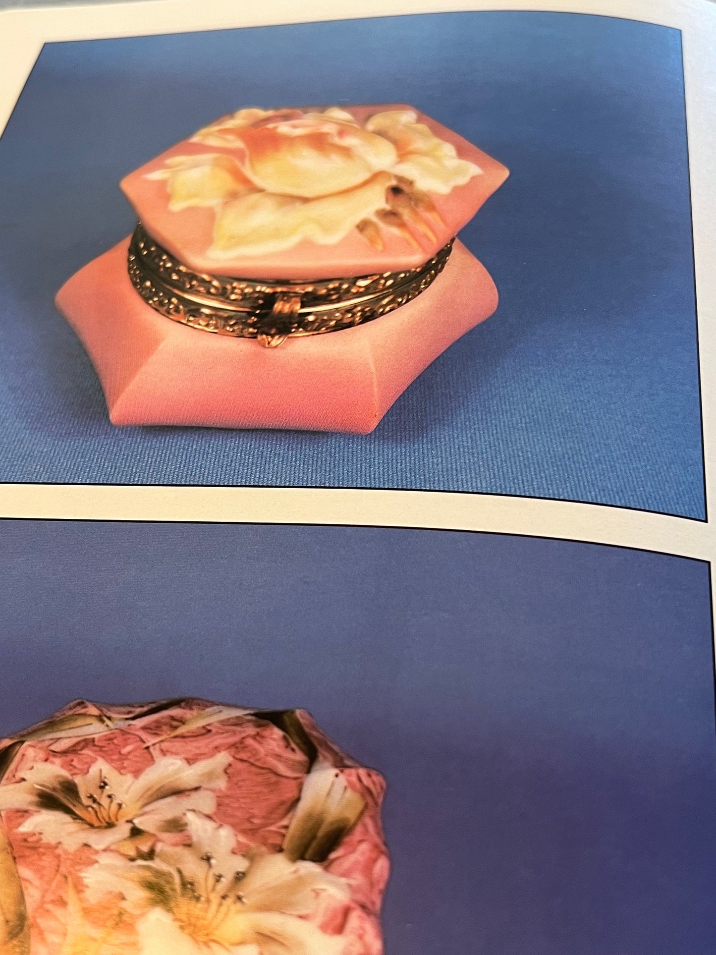 Vintage American Art Glass Book: Collector's Guide by John A. Shuman III