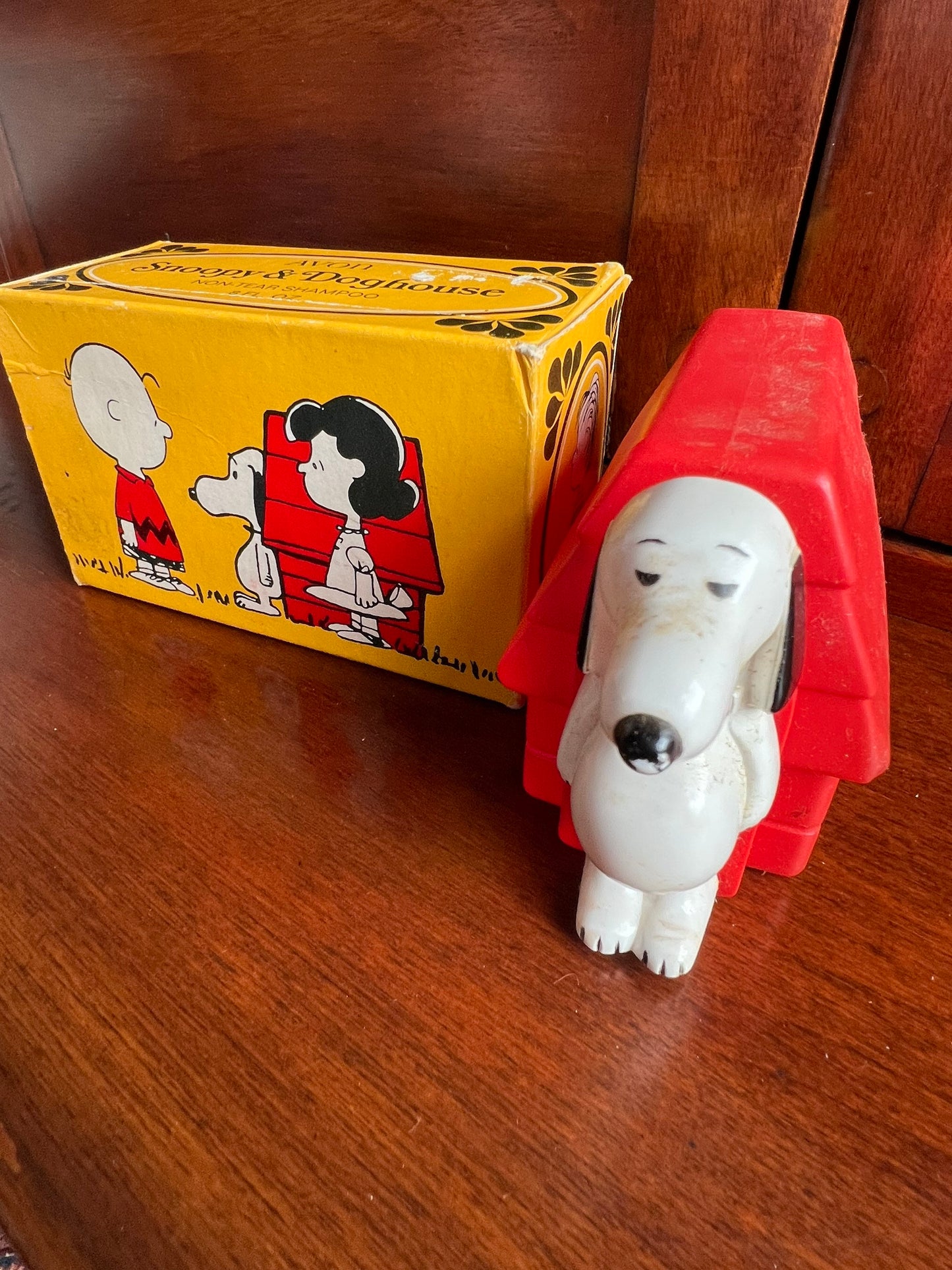 Vintage Avon Snoopy Doghouse Shampoo: 1980s Collectible with Box