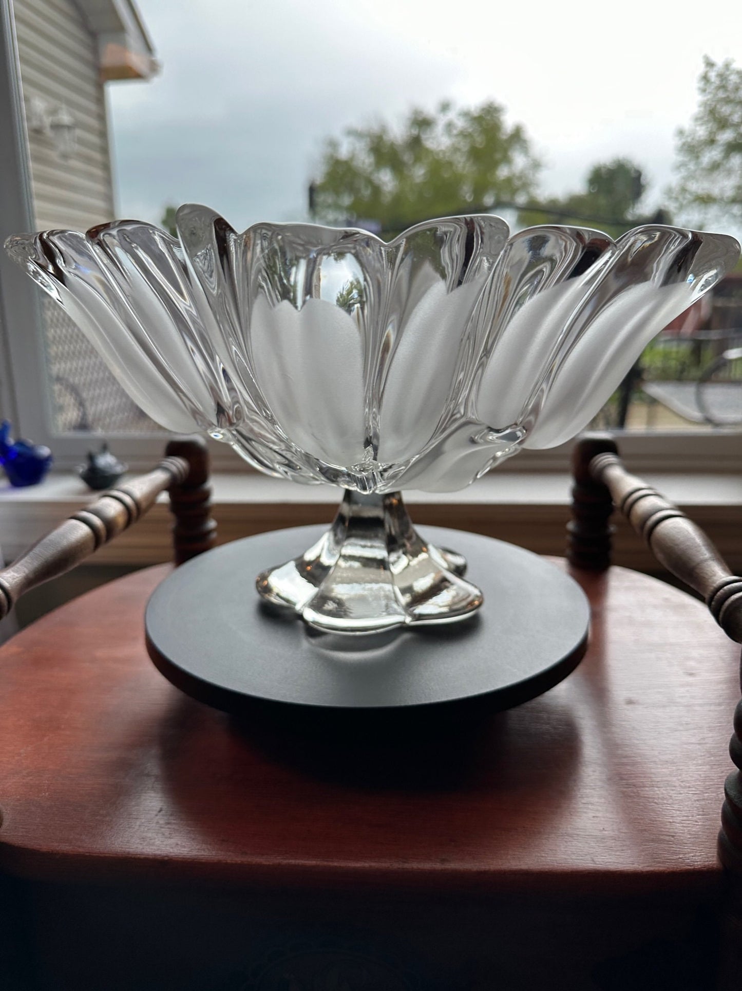 Vintage Mikasa Etched Frosted Glass Vase: Petals of Flowers