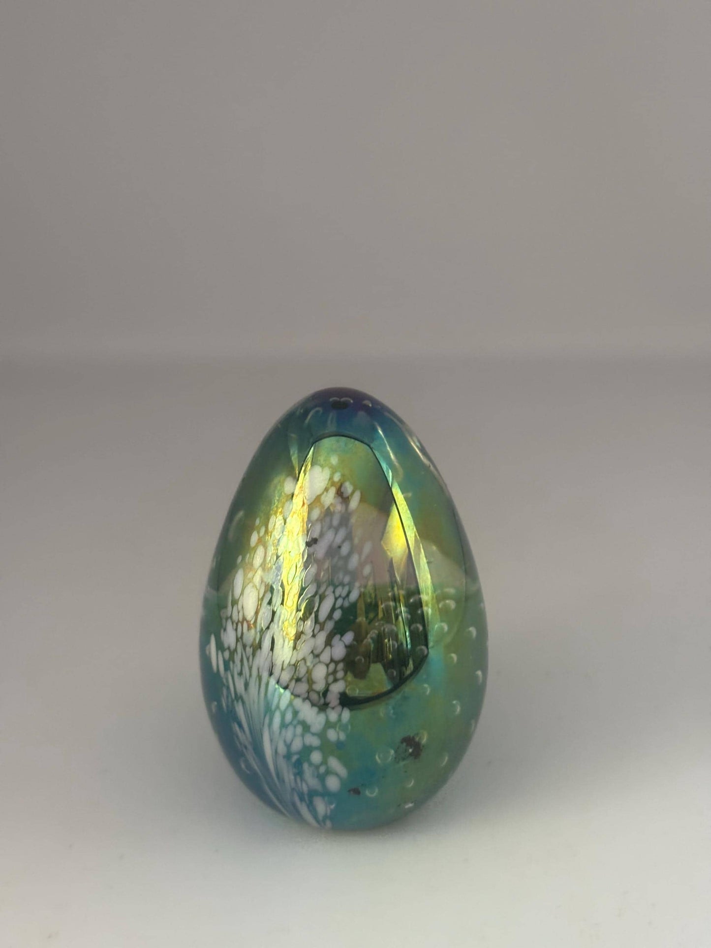 Vintage Glass Eye Studio Iridescent Art Glass Egg Paperweight Signed 1992 Seattle Collectible