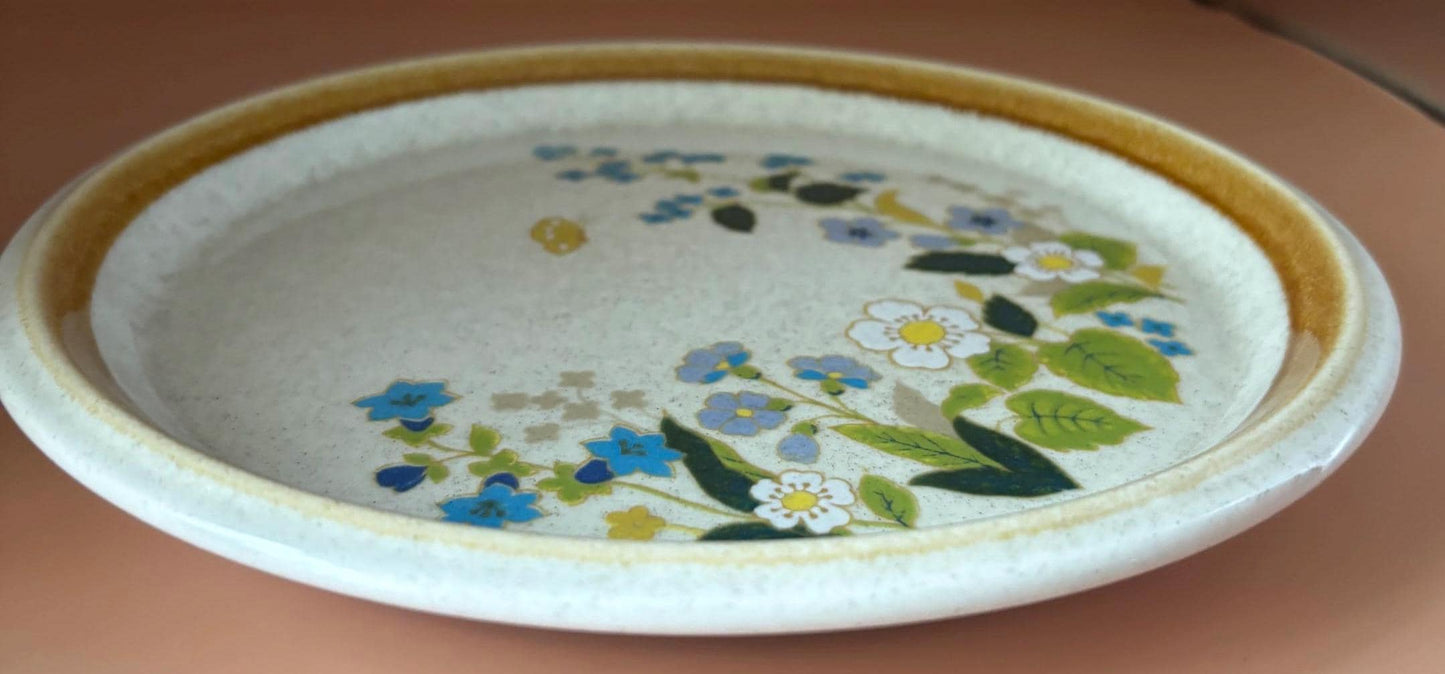 Vintage Mikasa Salad Plate Stone Manor Stoneware F5827 Sweet Briar Blue & White Flowers Lover Antiques and Vintage