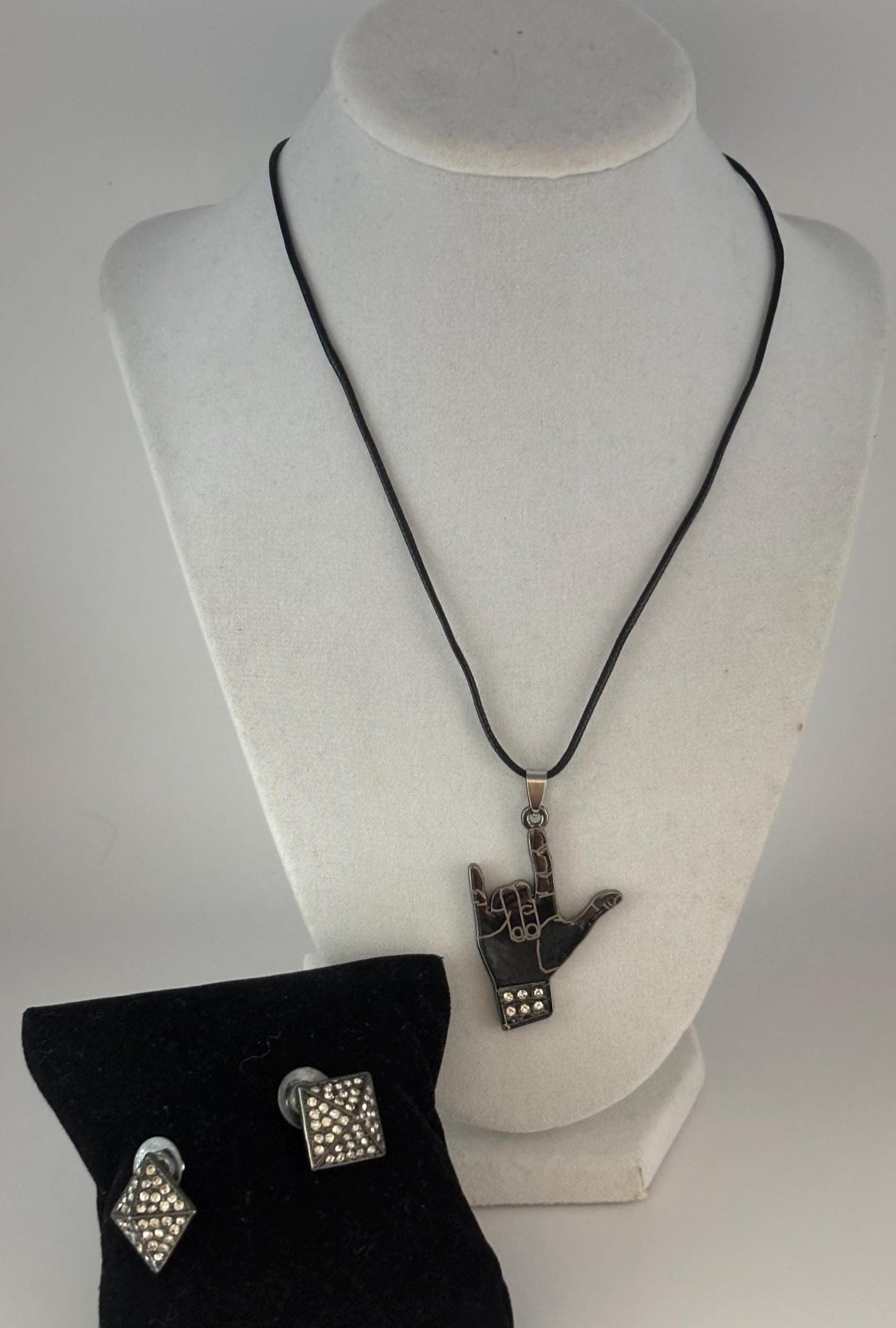 Vintage Necklace and Earrings Set Lover Antiques and Vintage