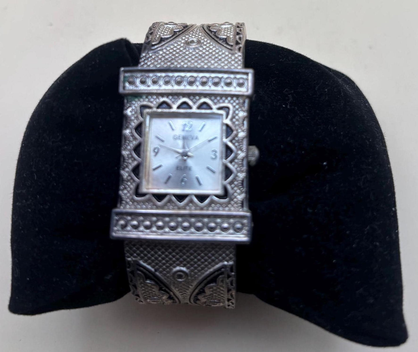 Vintage Geneva Elite Quartz Watch Number 2300 Lover Antiques and Vintage