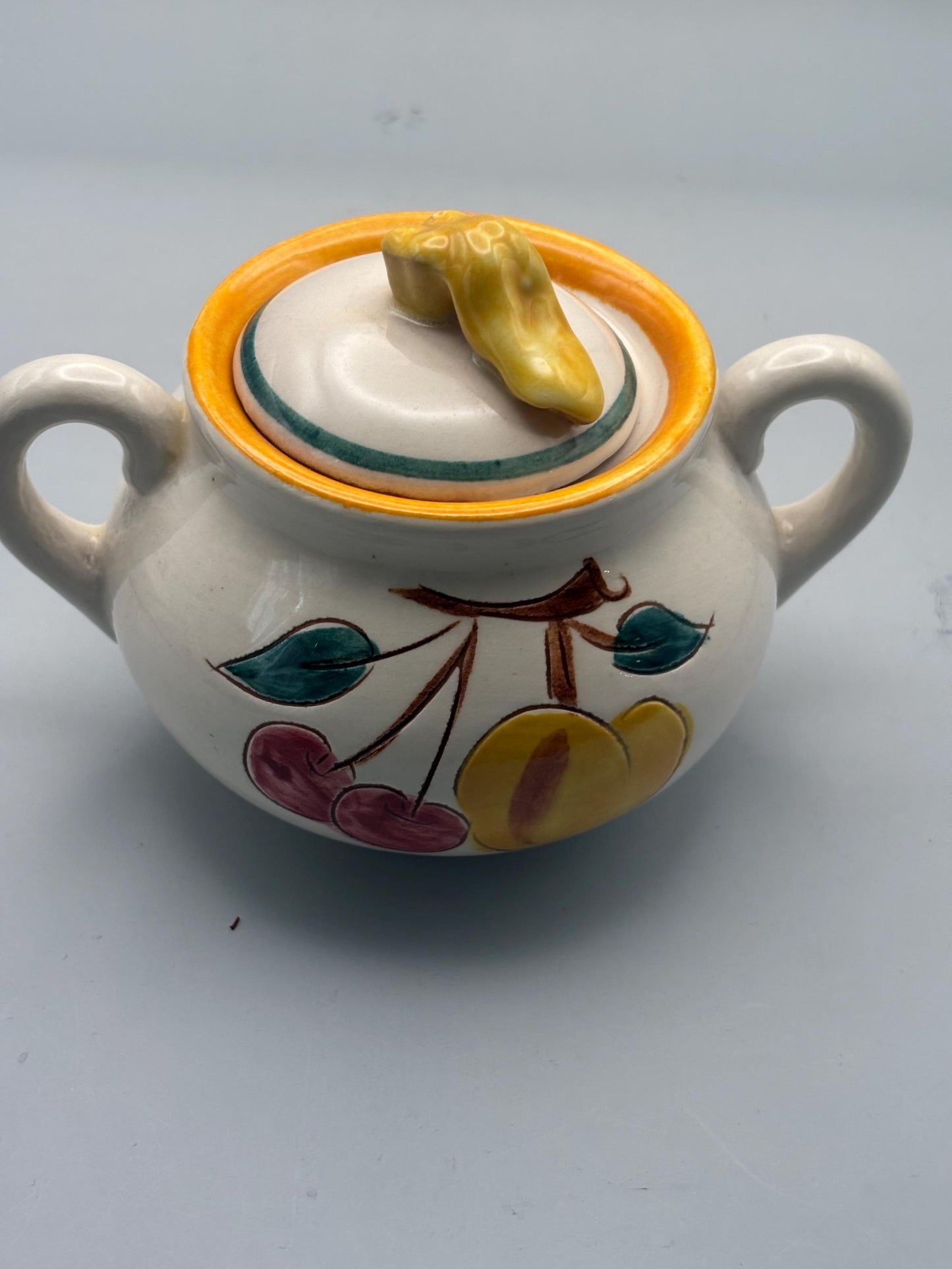 Stangl Pottery Sugar Bowl with Lid, Fruit Design Potteries from Trenton, NJ Hand Painted, Lover Antiques Vintage