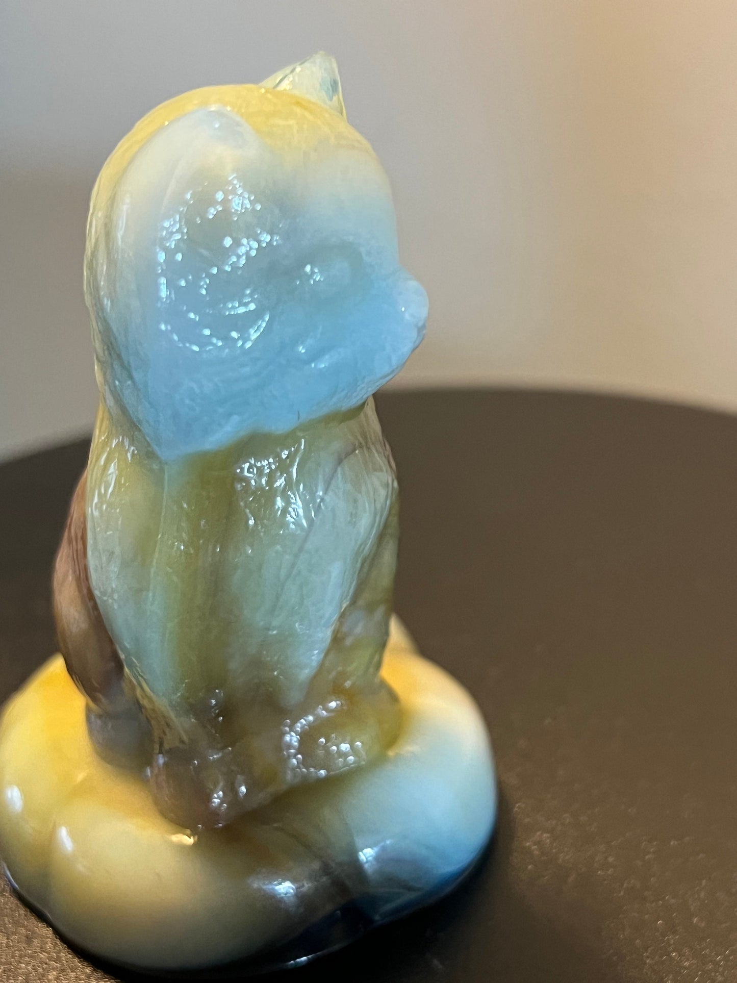 Vintage Boyd Art Glass Cat Figurine: Manganese Slag Glass
