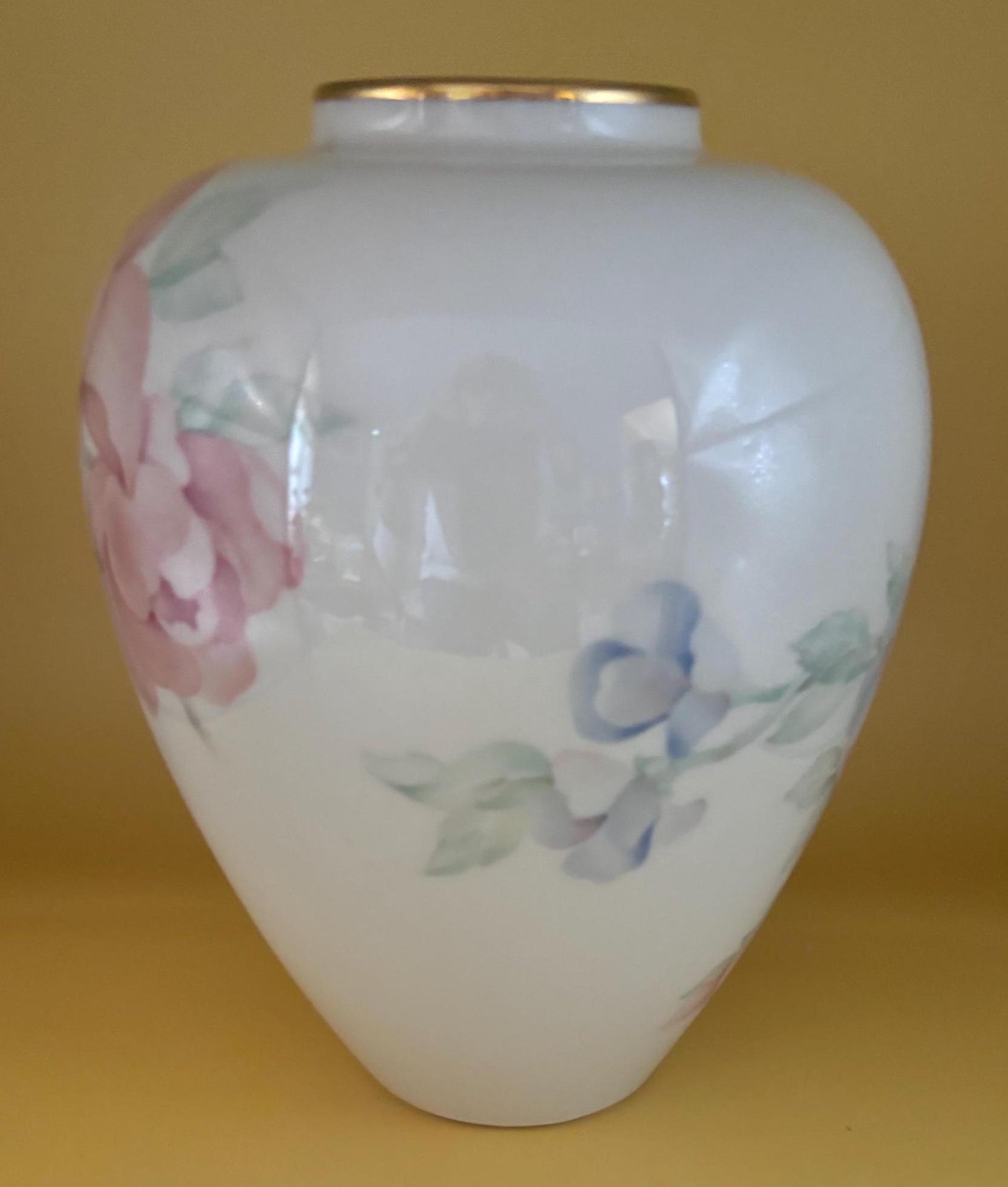 Vintage Lenox Rose Bud Vase: 24K Gold Gilding, Made in USA