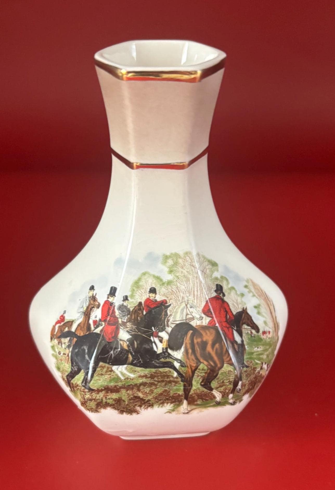 Royal Worcester Palissy Vase, Feauring Hunting Scenes Pattern, Hand Painted Porcelain, Lover Antiques and Vintage
