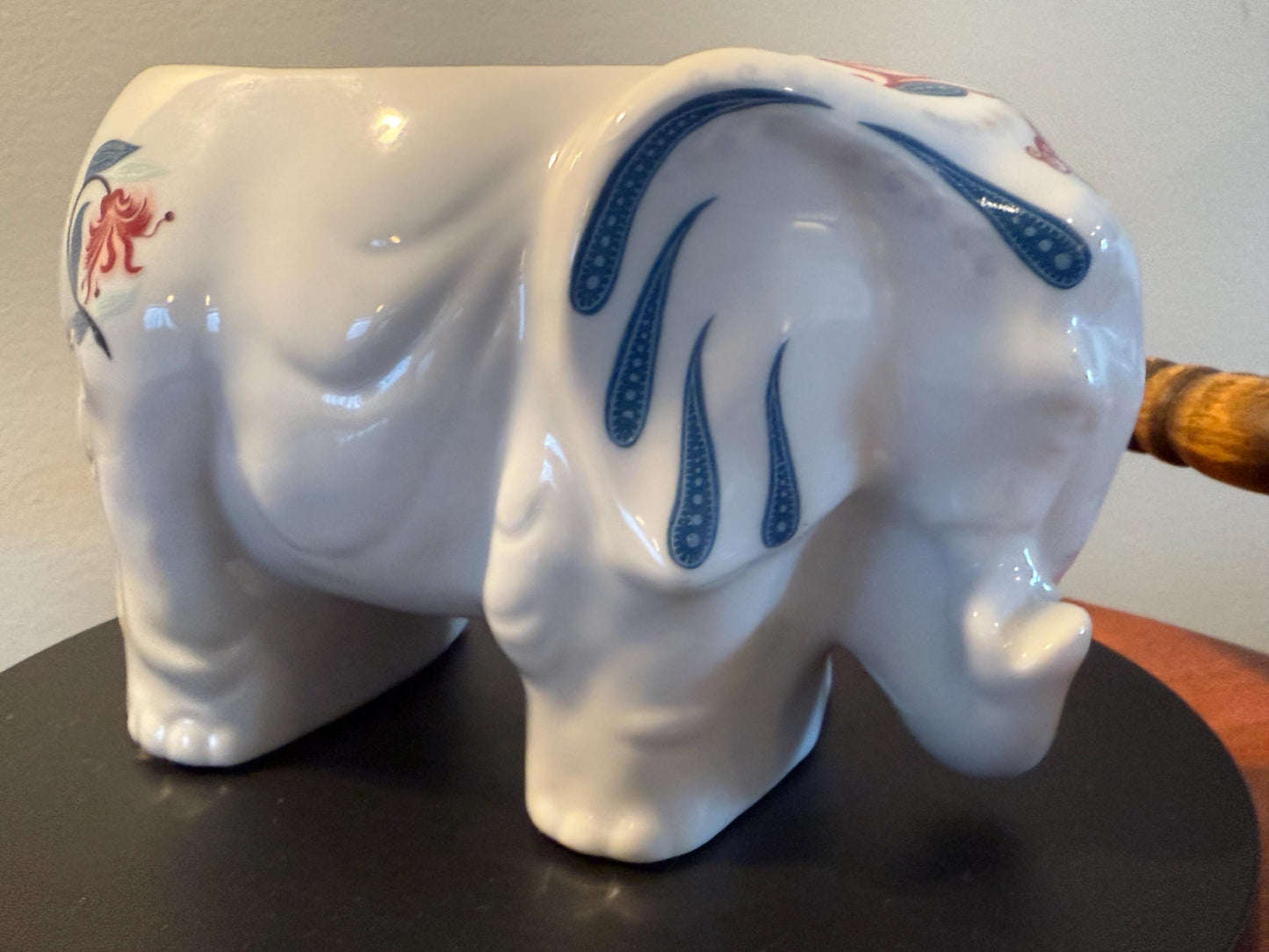 Vintage Ceramic Elephant Sculpture: Royal Pavilion Brighton, Elizabeth Arden