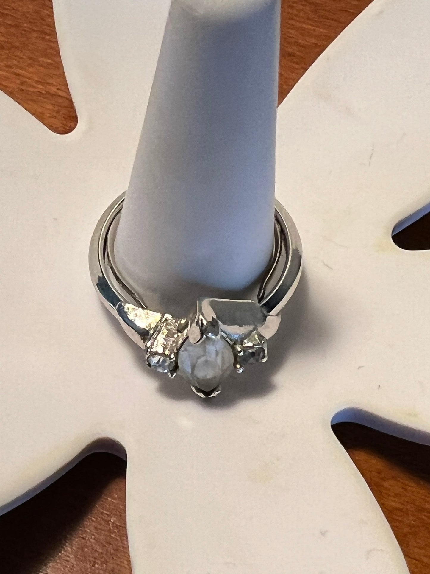 Vintage Avon Ring with blue gemstone in Diamond shape setting adjustable