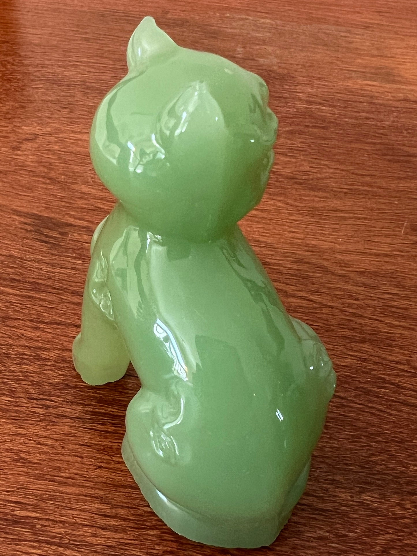 Vintage Jadeite Cat Figurine: Faberge Franklin Mint, 1986