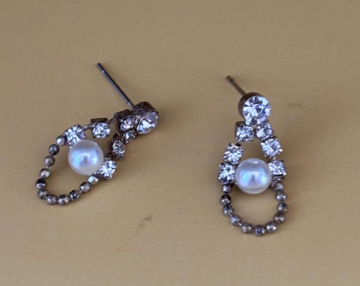 Vintage Silver Rhinestone Pearl Earrings Elegant Teardrop Dangle Jewelry Gift