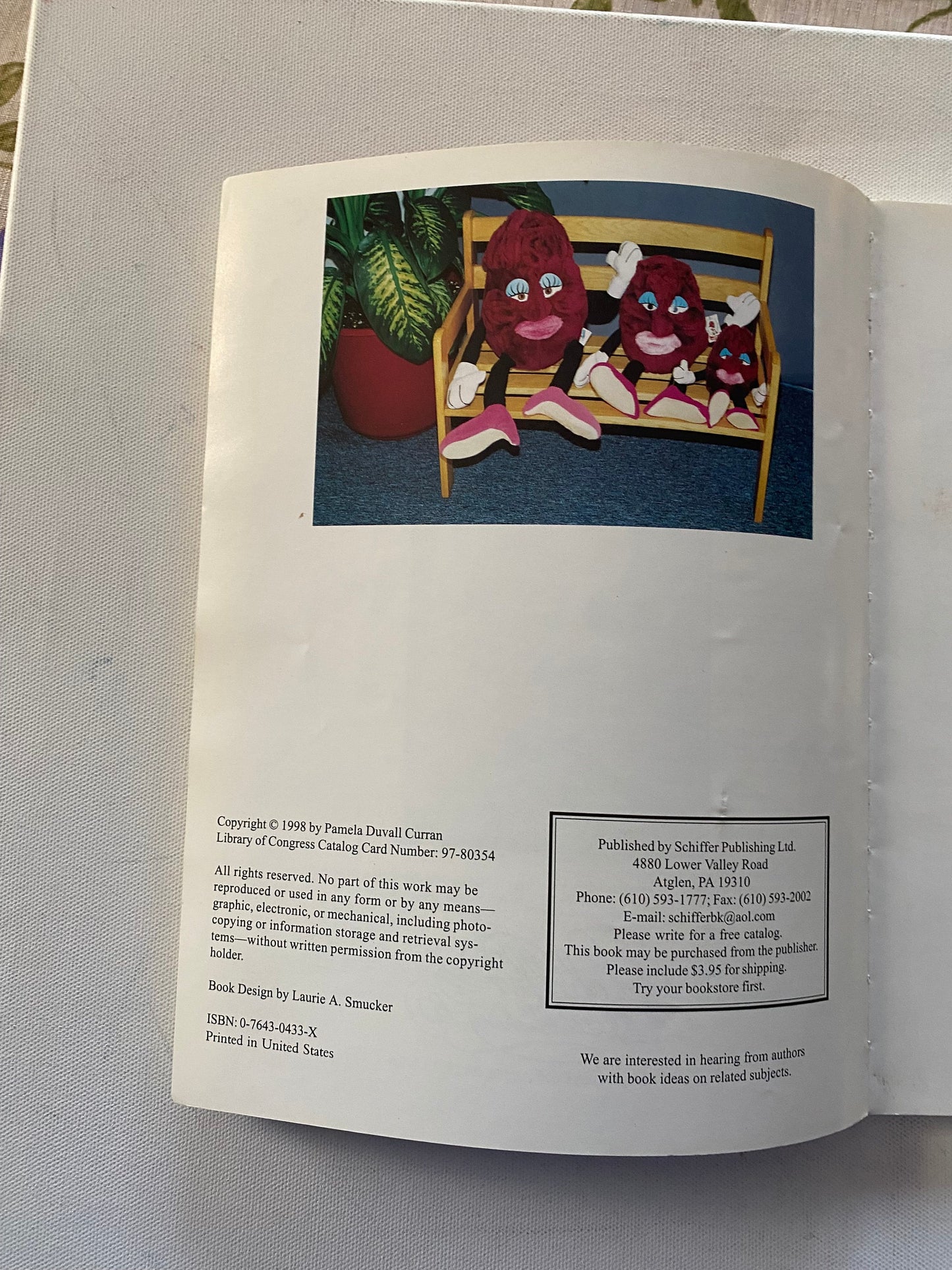 Collectible California Raisins Guide Book: Unauthorized Values