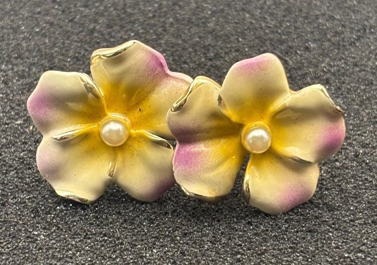 Vintage Pansies Hand Painted Porcelain Flower Earrings Lover Antiques and Vintage