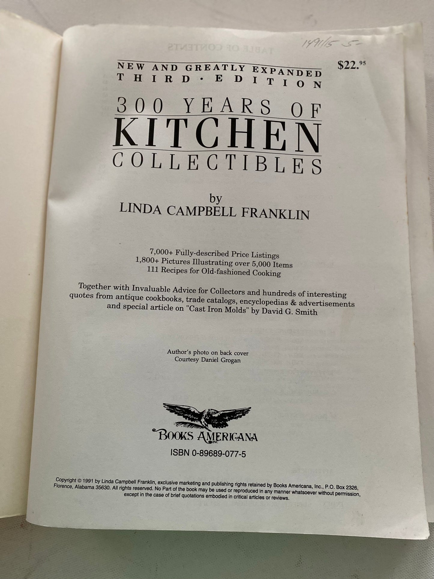 300 Years of Kitchen Collectibles Book: Vintage Identification & Value Guide