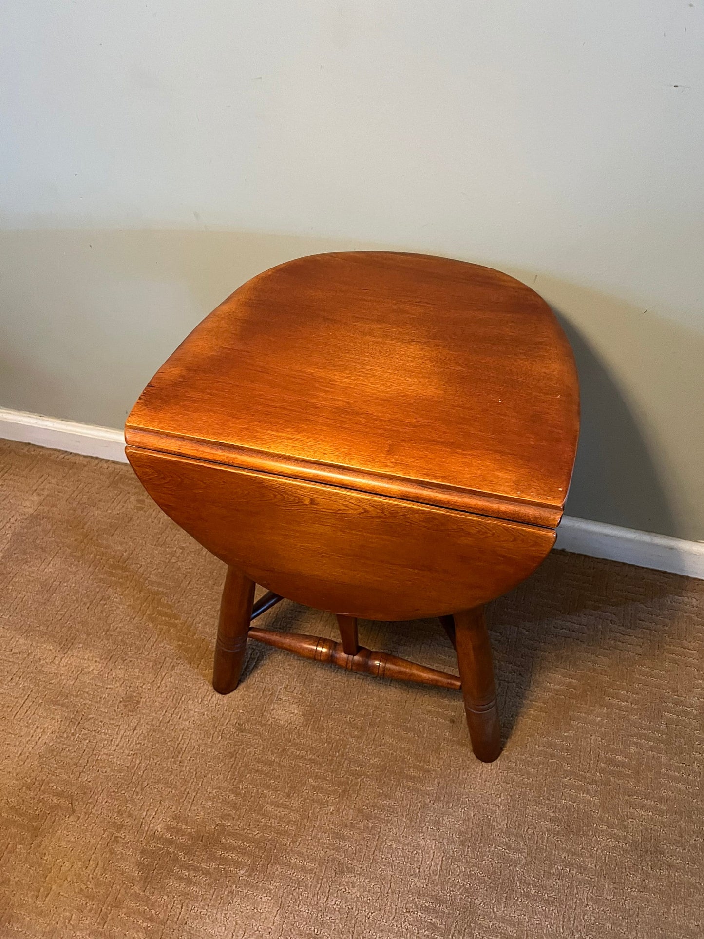 Cushman Colonial Creations Tripod Drop Leaf End Table No. 3-21, Lover Antiques and Vintage