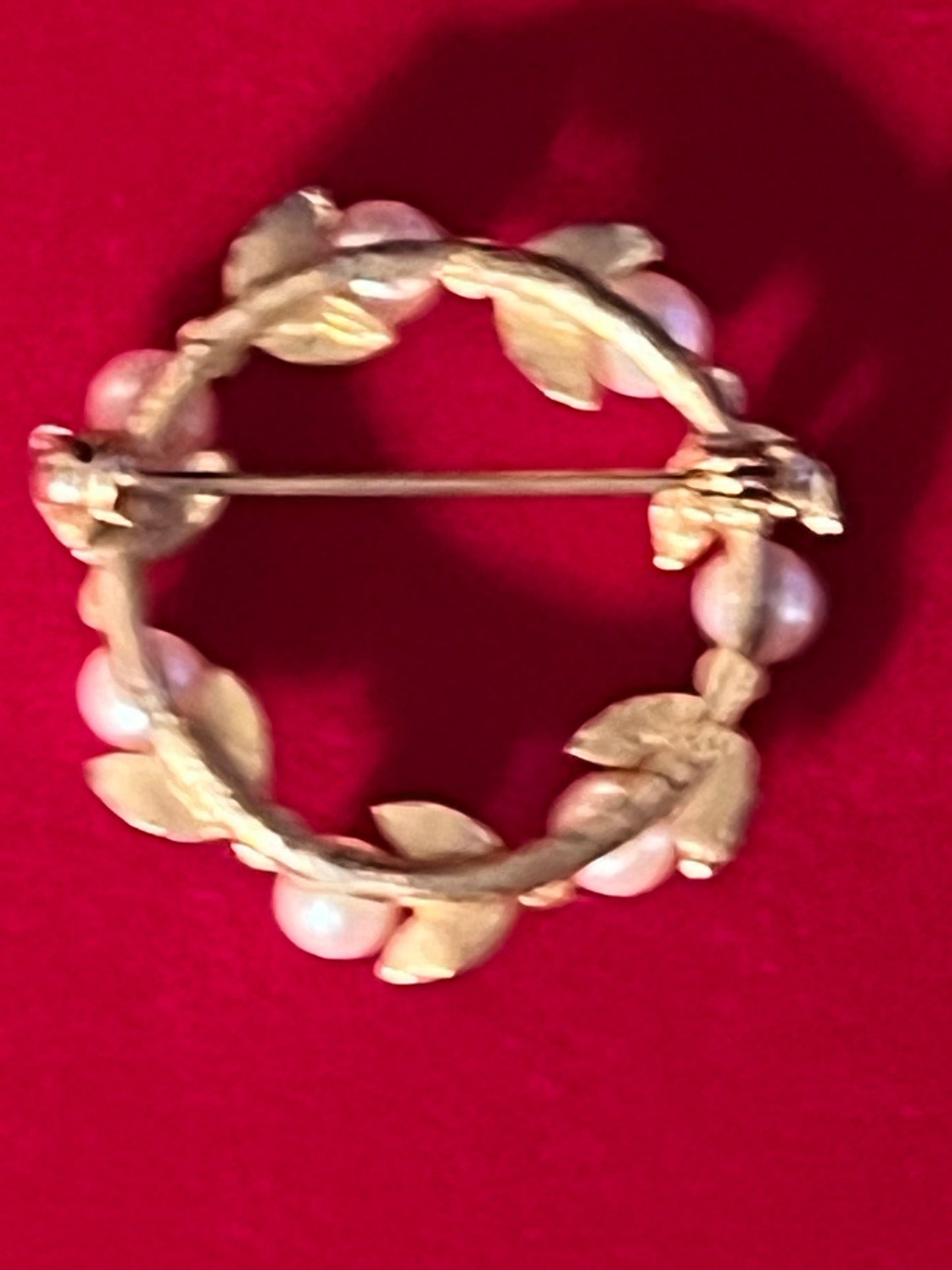 Vintage Gold Tone Wreath Brooch with Faux Pearls