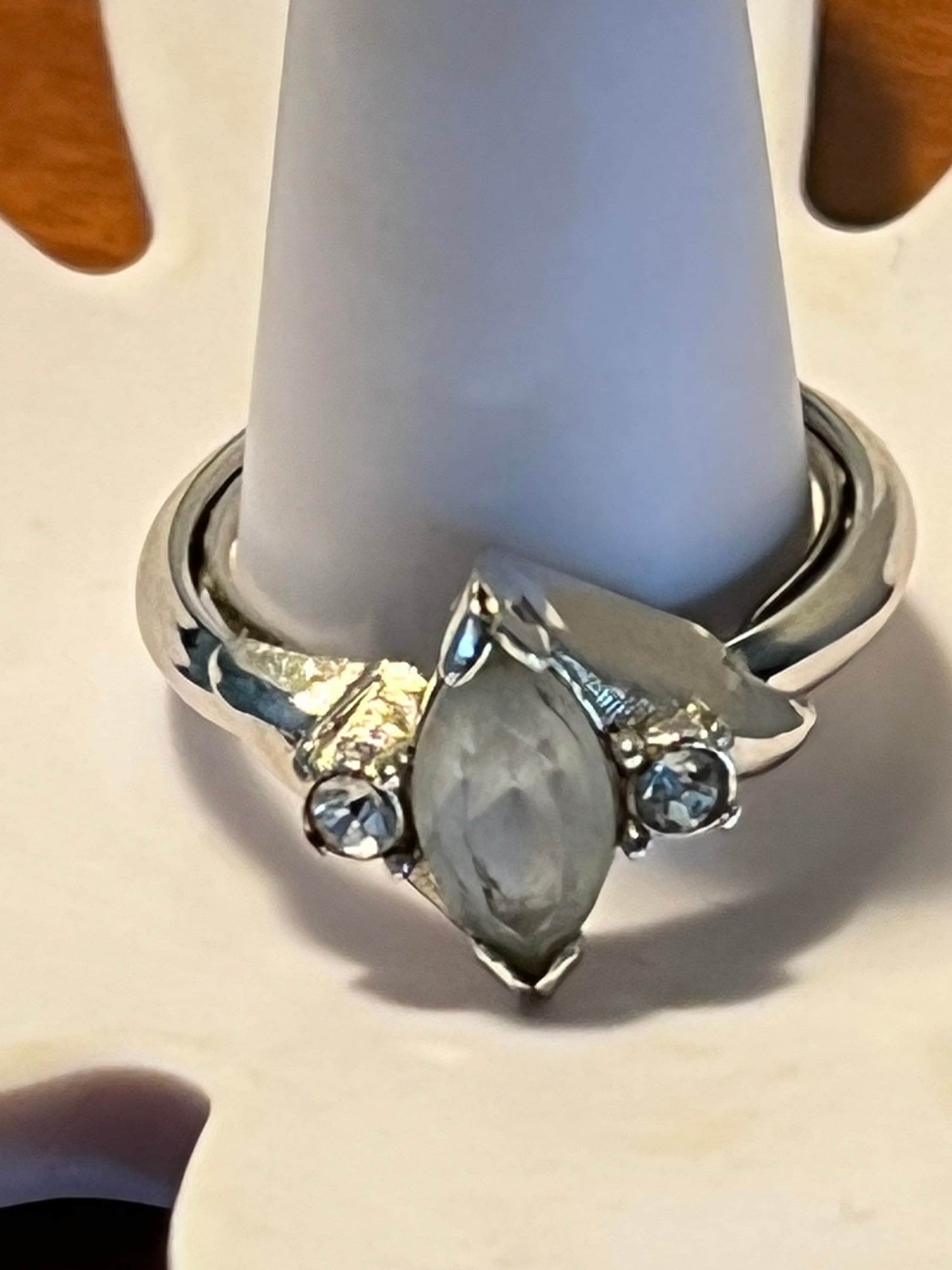Vintage Avon Ring with blue gemstone in Diamond shape setting adjustable