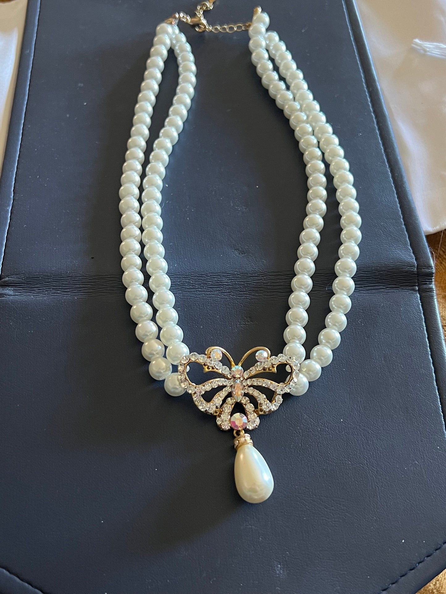 Vintage Butterfly Rhinestone Faux Pearl Necklace & Earrings Set