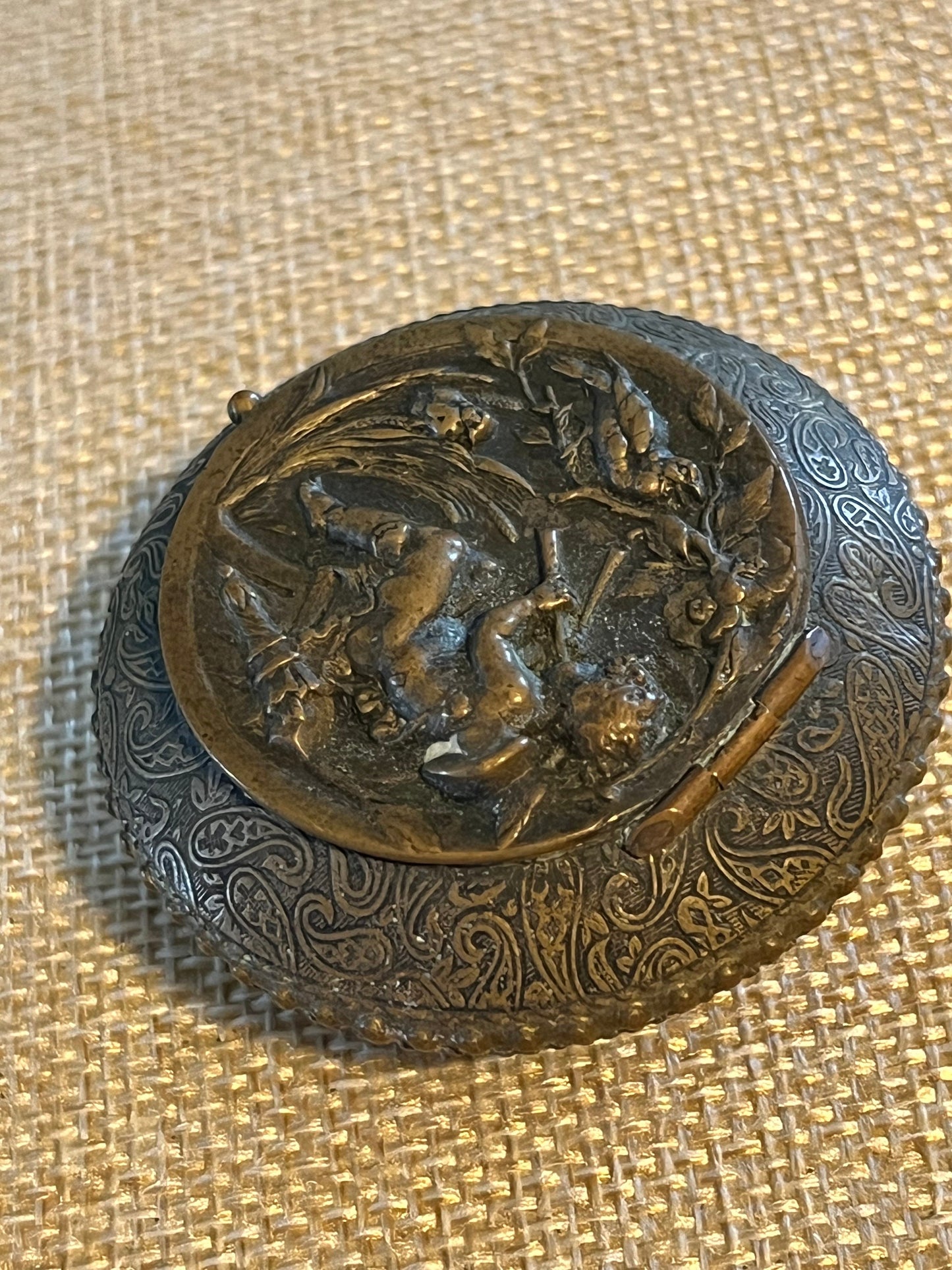 Antique Snuff Box, Cherub Playing Flute, Inside Bluff Scene, Trinket Keepsake Tobacciana, RARE