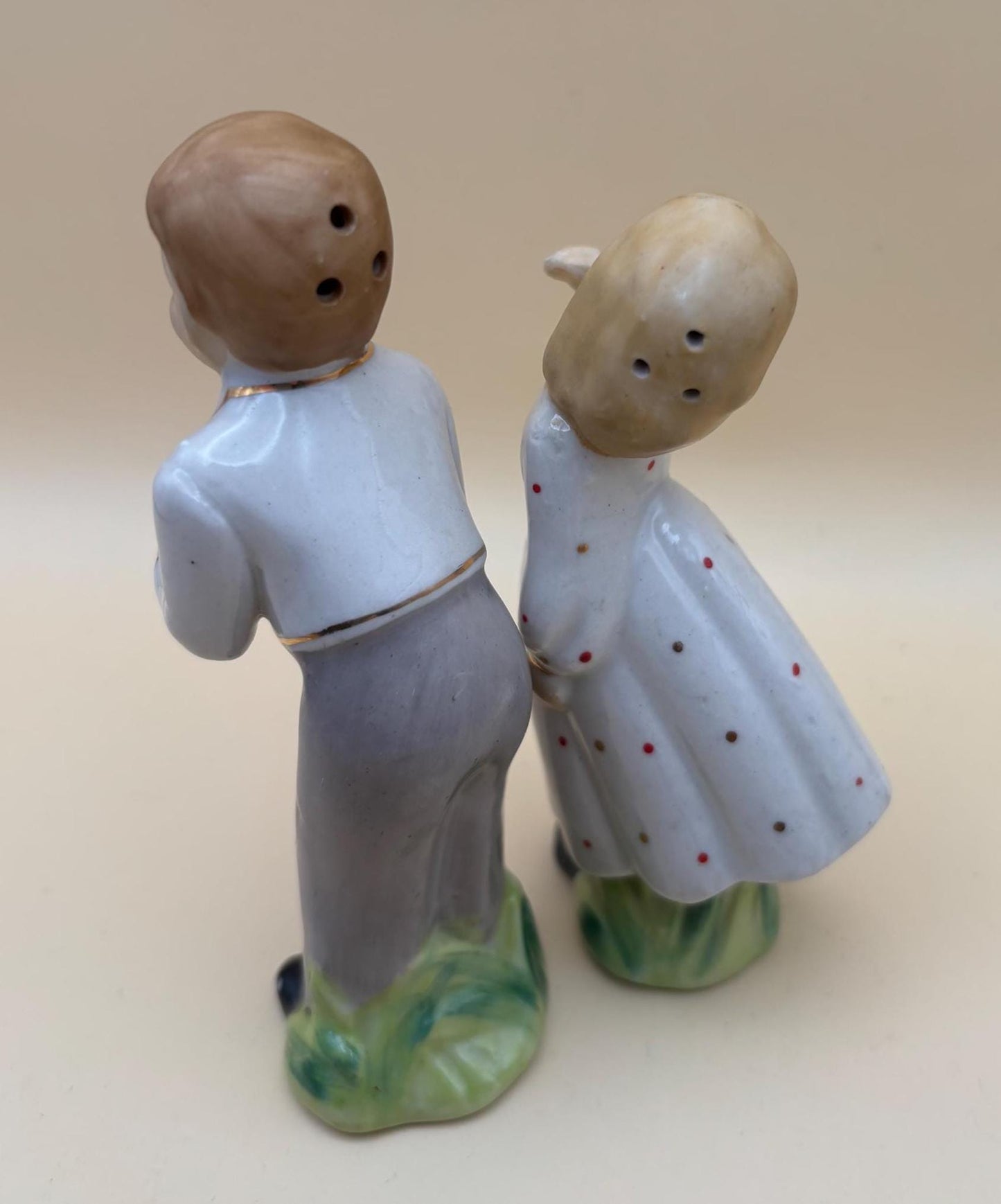 Vintage Bride and Groom Salt and Pepper Shakers Kissing Couple Lover Antiques and Vintage